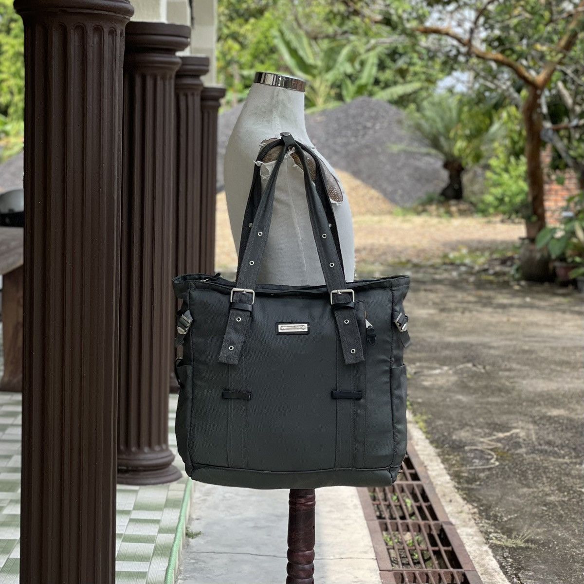 Coleman ❗️ RARE COLEMAN MULTI-POCKET OVERSIZED TOTE BAG Size ONE SIZE - 1 Thumbnail