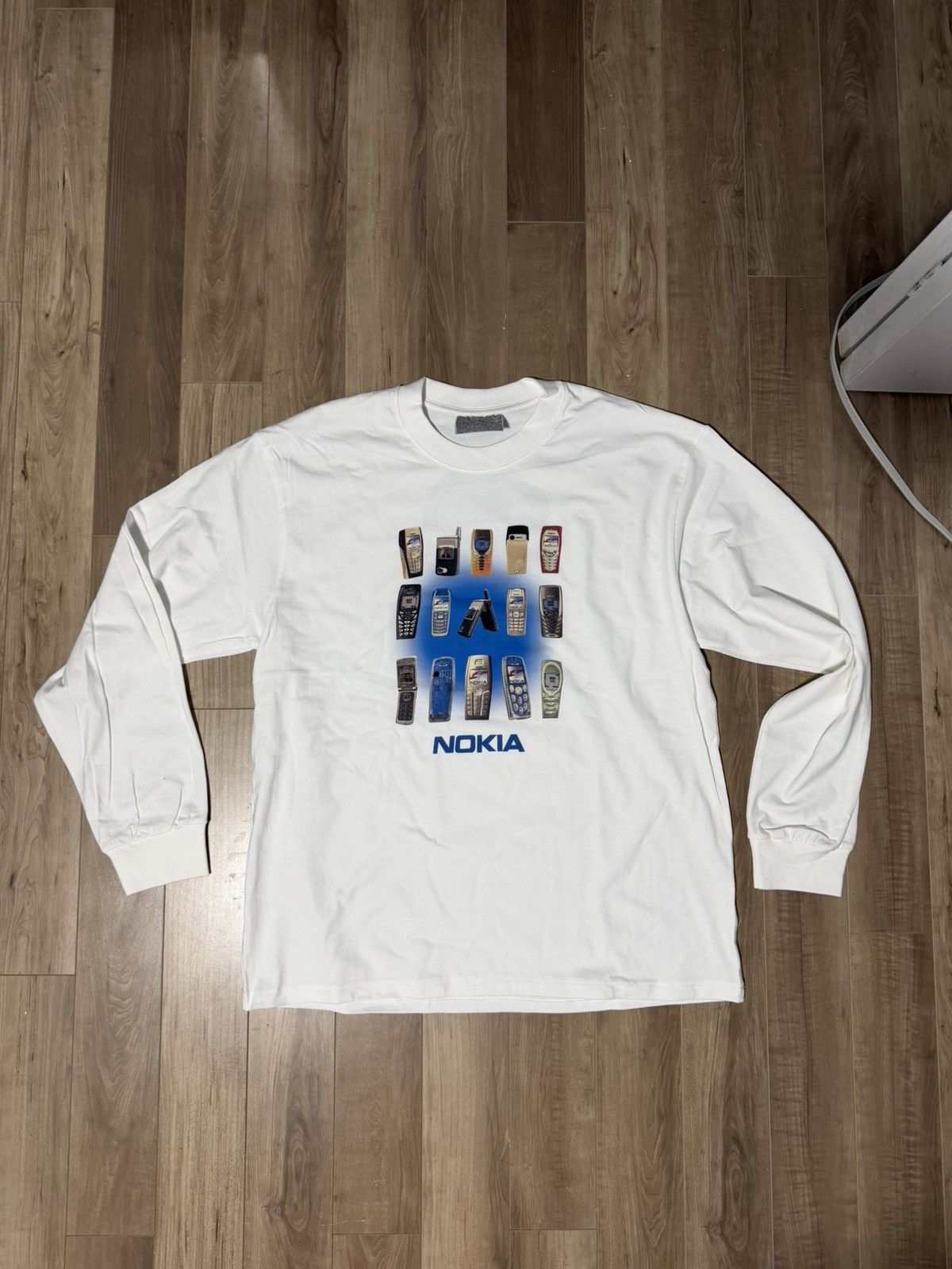 Vintage Vintage Nokia Mobile Long Sleeve T-shirt Size US XL / EU 56 / 4 - 1 Thumbnail