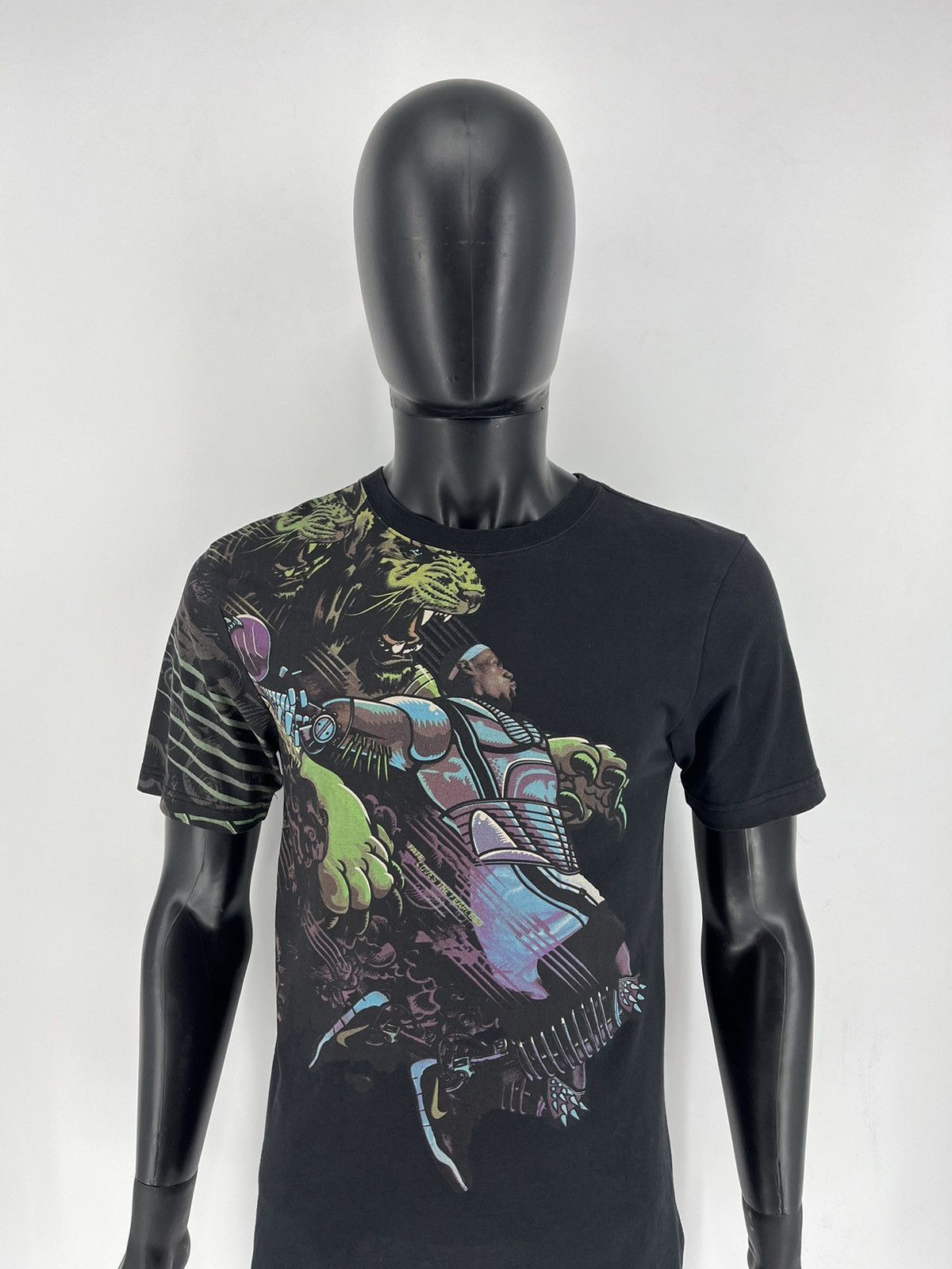 Nike Nike Basketball Lebron James Fate Lived Fearless Lion TShirt Size US XS / EU 42 / 0 - 1 Thumbnail