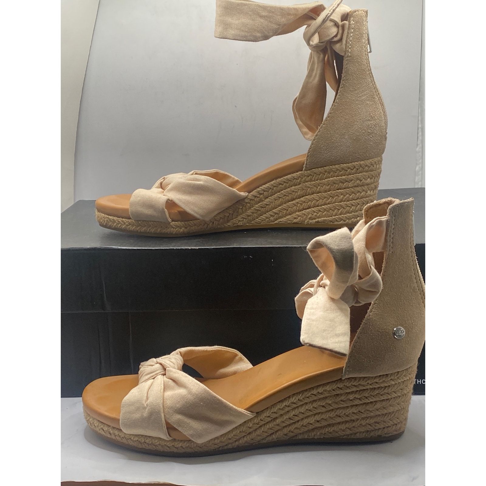 Ugg UGG Women's Yarrow Sandal Size 8 Size US 8 / IT 38 - 3 Thumbnail
