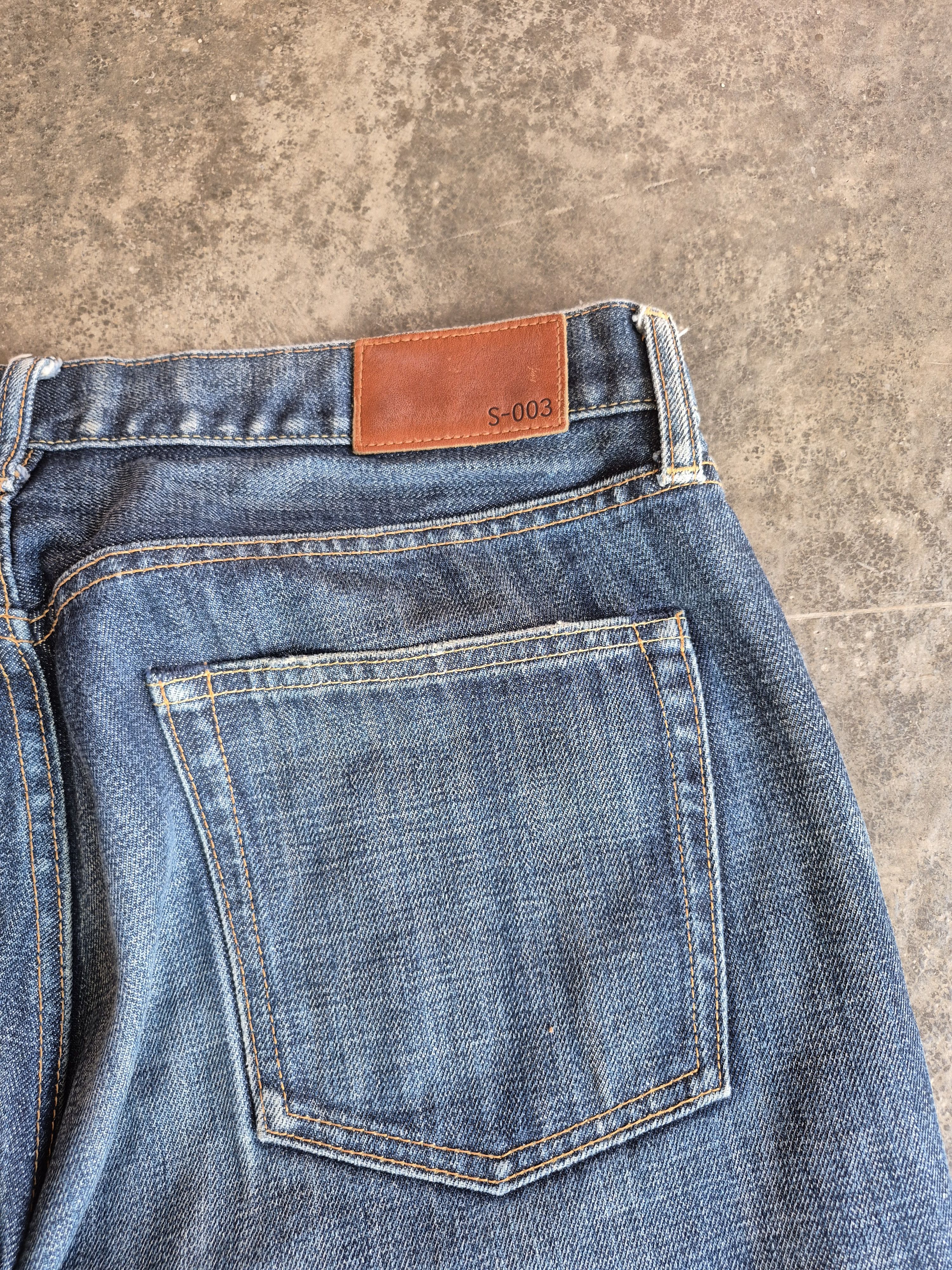 Uniqlo 🔥 Uniqlo Easy Fit Straight Jeans Denim Size US 35 - 7 Thumbnail