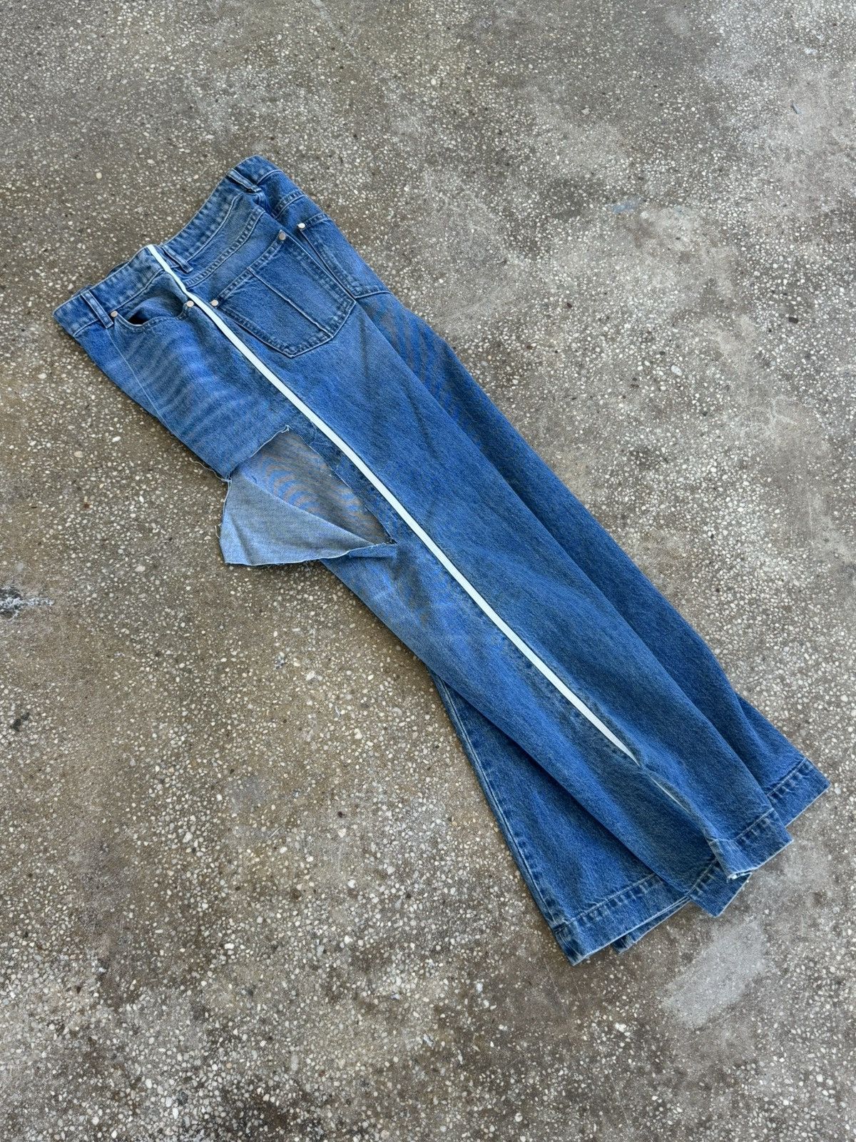 Peter Do PETER DO F/W 22 TATTOO TEAR DENIM FLARED JEANS Size 26" / US 2 / IT 38 - 9 Thumbnail