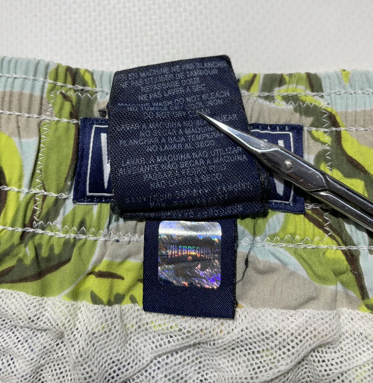 Vilebrequin Vilebrequin Printed Swim Shorts Size US 36 / EU 52 - 13 Thumbnail