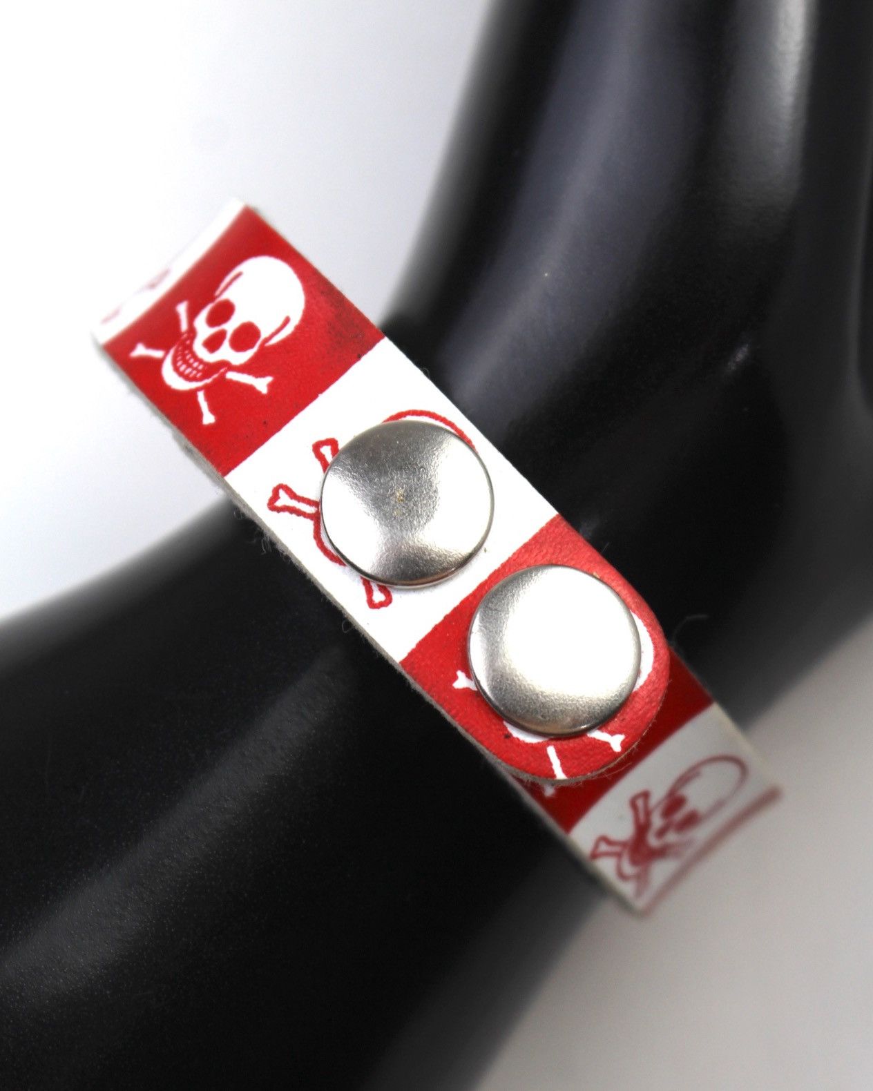Vintage 2000S JAPANESE MADE SKULL RED WHITE CHECKER BRACELET Size ONE SIZE - 4 Thumbnail
