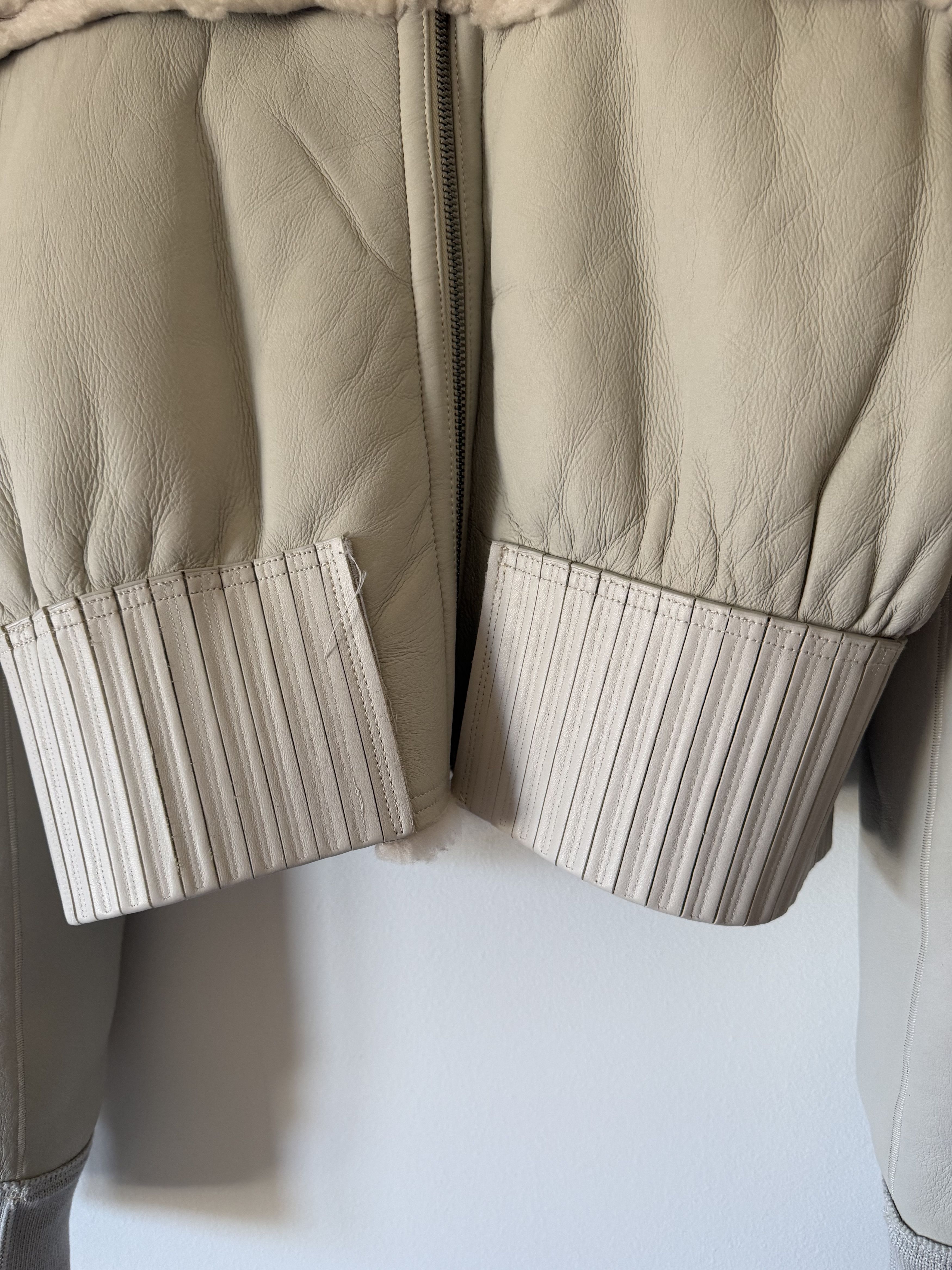 Rick Owens Rick Owens Girdered Reversible Shearling Bomber in White Size US L / EU 52-54 / 3 - 10 Thumbnail