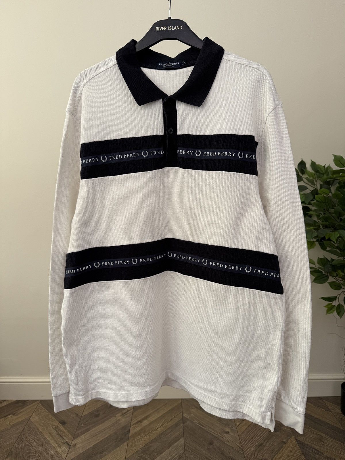 Fred Perry Vintage Fred Perry White Long Sleeve Polo Shirt Logo Tape Size US L / EU 52-54 / 3 - 2 Thumbnail