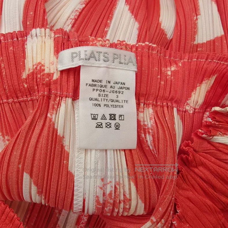 Issey Miyake Issey Miyake size:3 Red Midi Skirt Size 31" - 3 Thumbnail