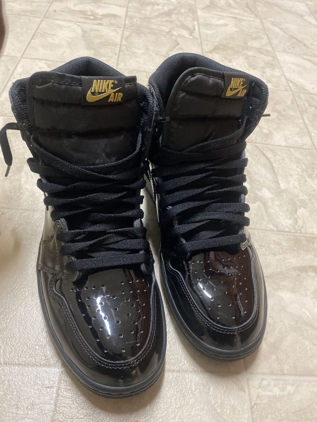 Jordan Brand Jordan 1 Retro High Black Metallic Gold (2020)s Size US 11 / EU 44 - 11 Thumbnail