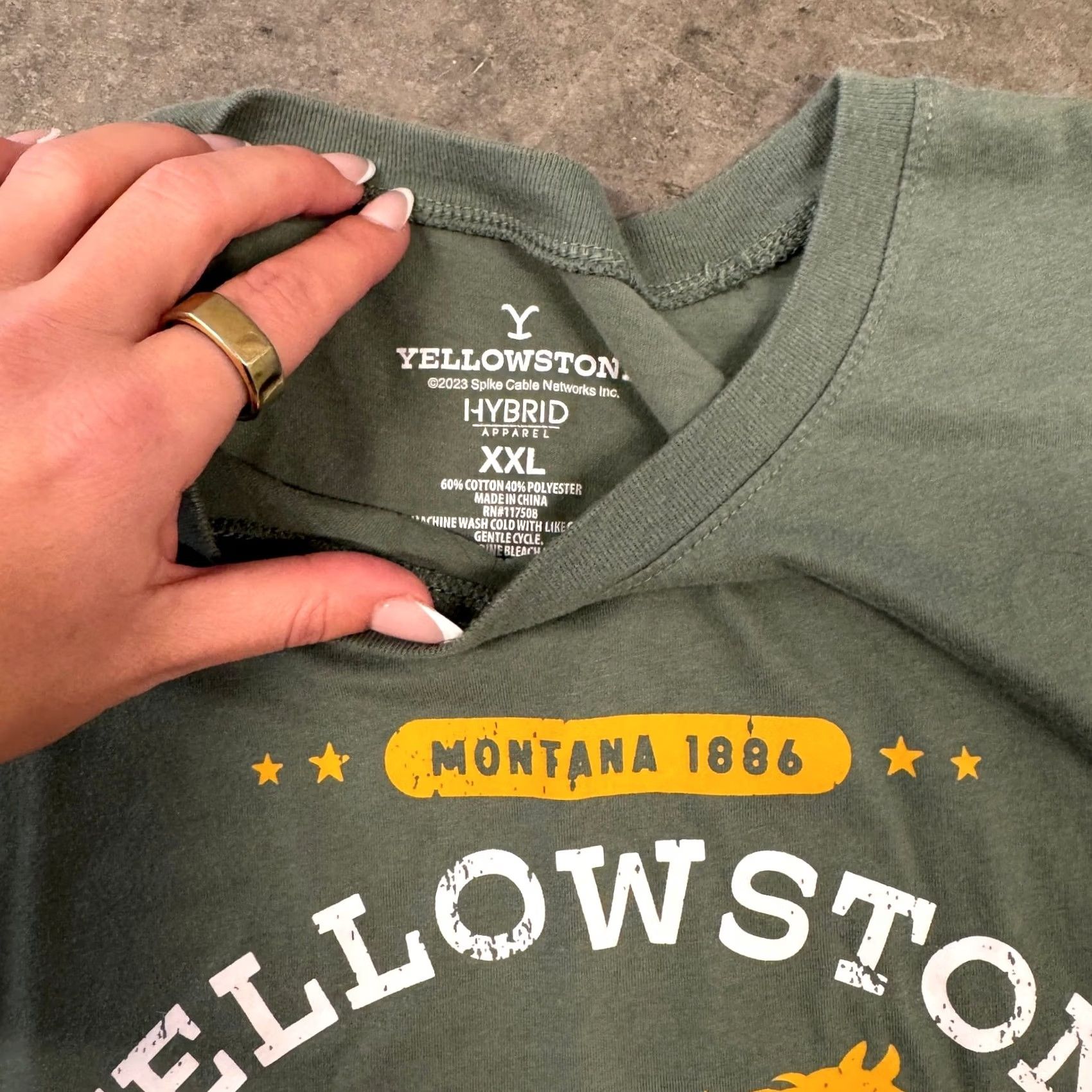 Vintage VINTAGE Yellowstone Graphic Tee Crop XXL Women's T-Shirt Sage Green Crew Neck Short Sleeve Graphic 2XL Size XXL / US 16-18 / IT 52-54 - 3 Thumbnail