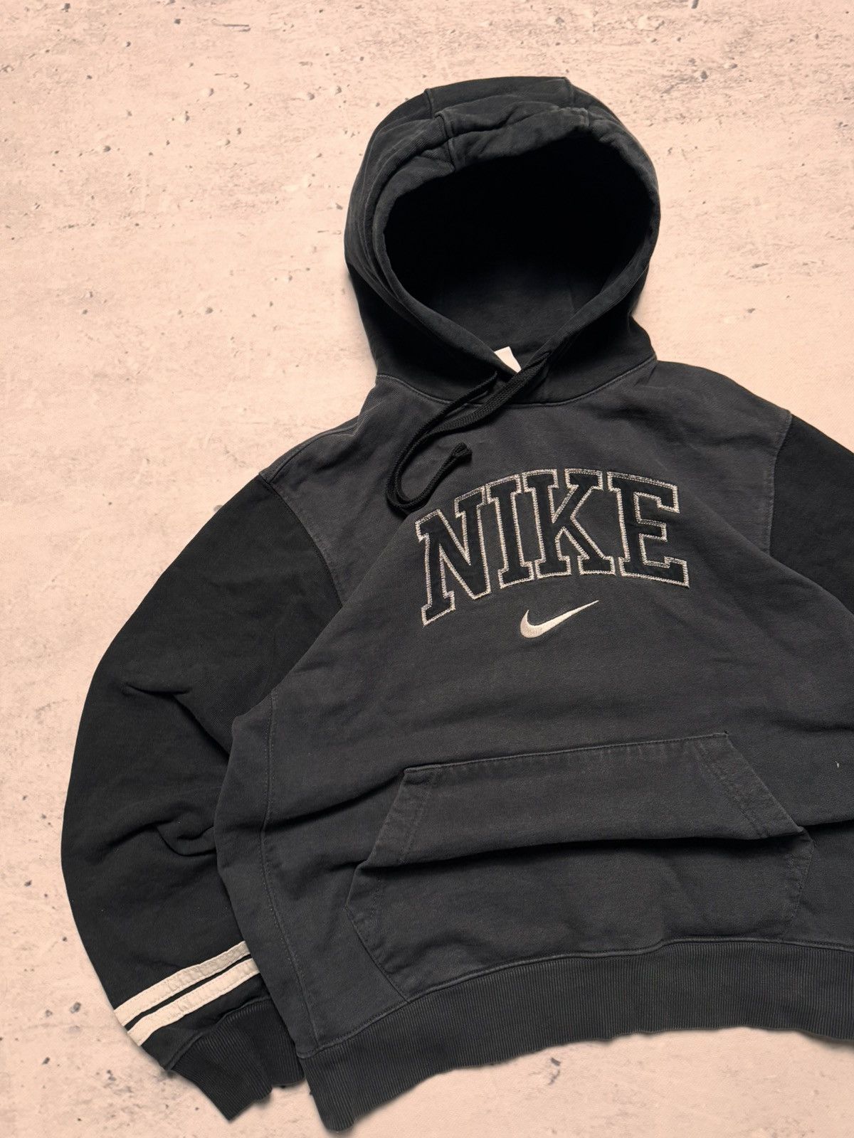 Nike × Vintage NIKE VINTAGE CENTER LOGO OVERSIZE BOXY HOODIE Size US M / EU 48-50 / 2 - 2 Thumbnail