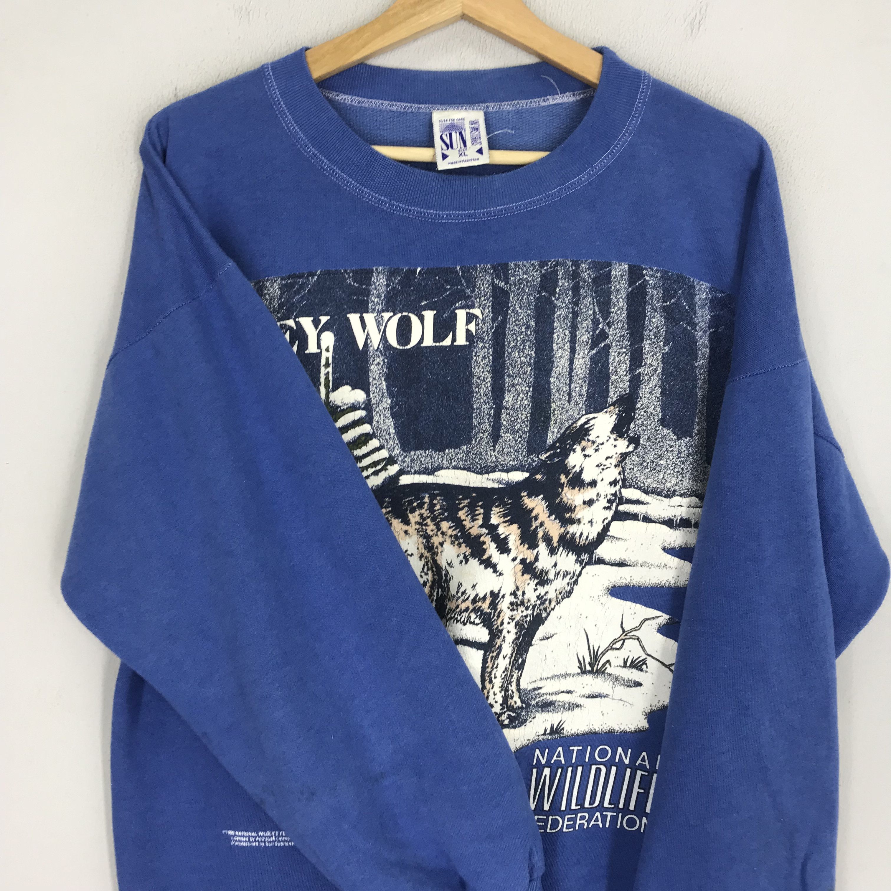 Vintage Vintage 90s Grey Wolf Animal Wildlife Blue Sweatshirt - 434 Size US XL / EU 56 / 4 - 8 Thumbnail