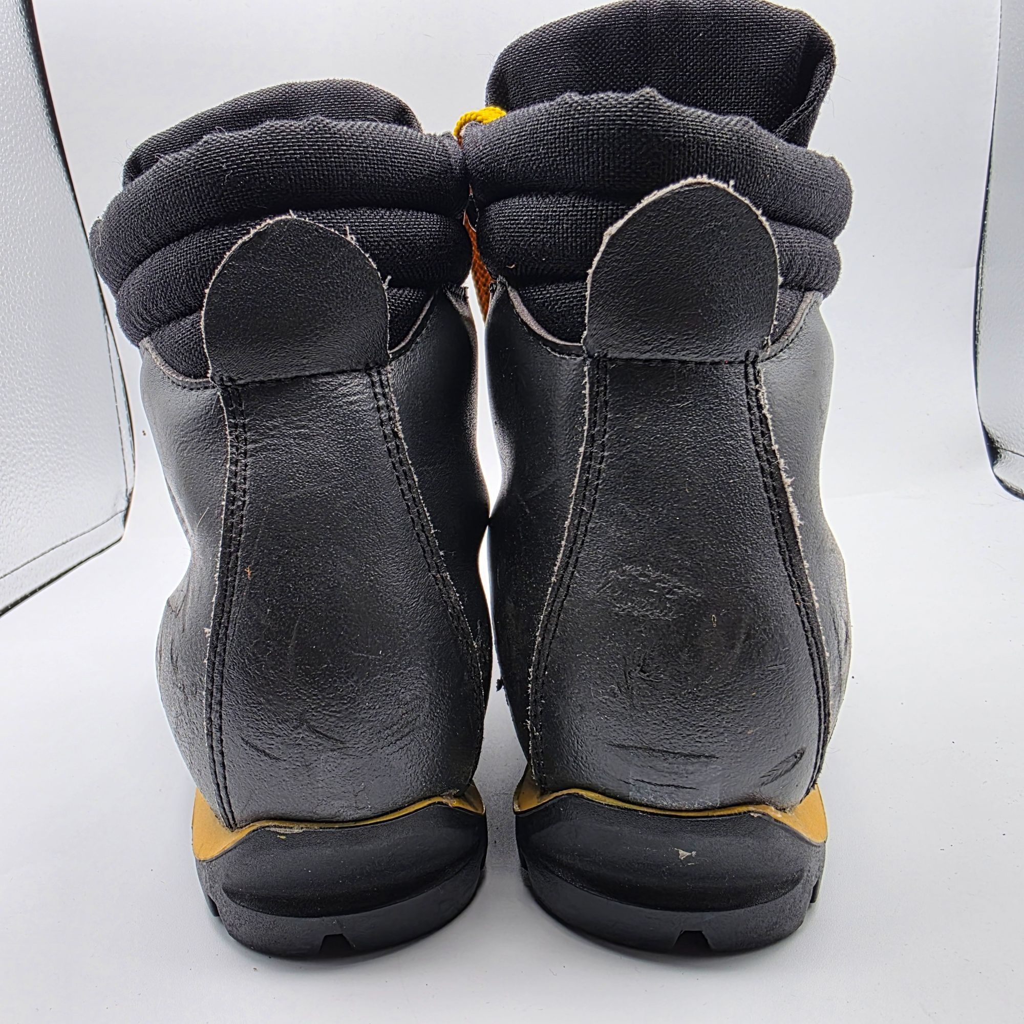 Other Alpina 3 Pin 75mm Nordic Norm XC Ski Boots Mens Size 39 Blac Size US 6 / EU 39 - 4 Thumbnail