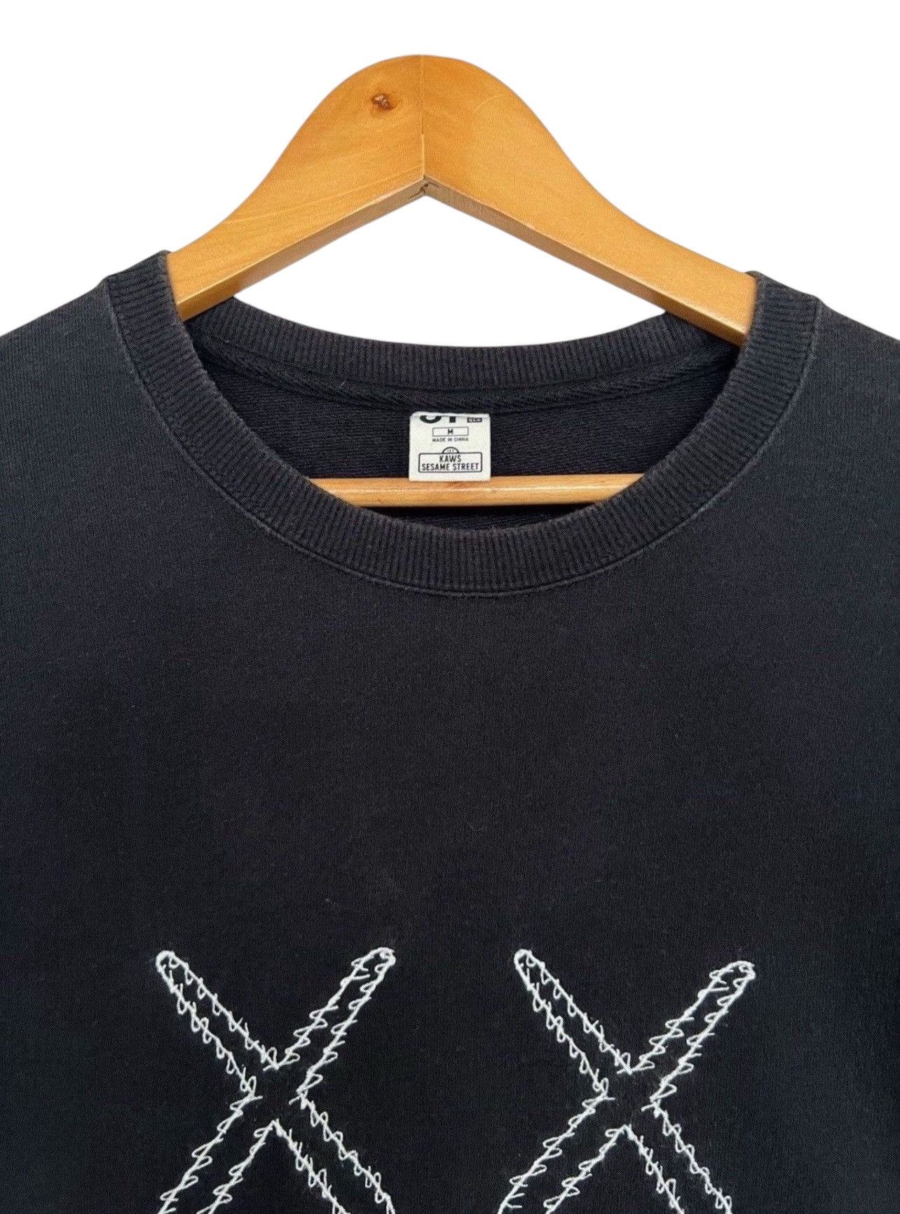 Kaws × Uniqlo Kaws x Uniqlo x Kaws Sesame Street Black Sweatshirt Size US S / EU 44-46 / 1 - 5 Thumbnail