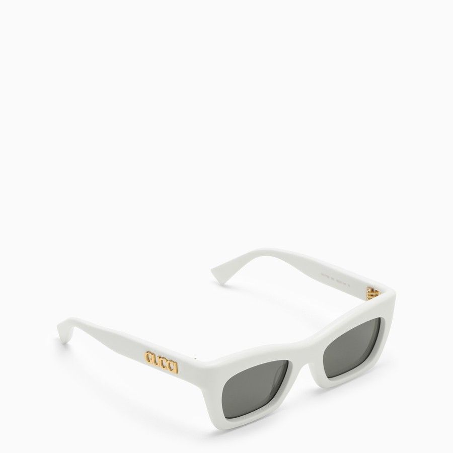 o1d2blof0824 Size: OS / Tortoiseshell Sunglasses in White