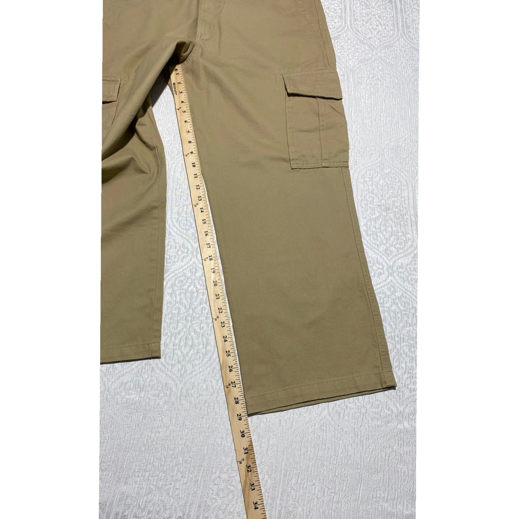 Old Navy Old Navy Cargo Pants Mens 38x30 Khaki Cotton Twill Relaxed Fit Size US 38 / EU 54 - 6 Thumbnail