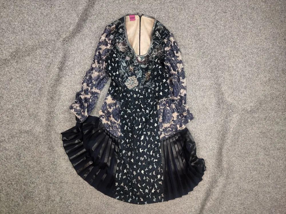 Missoni Save The Queen Mid-length dress combined fabric lace sleeve Size M / US 6-8 / IT 42-44 - 1 Thumbnail