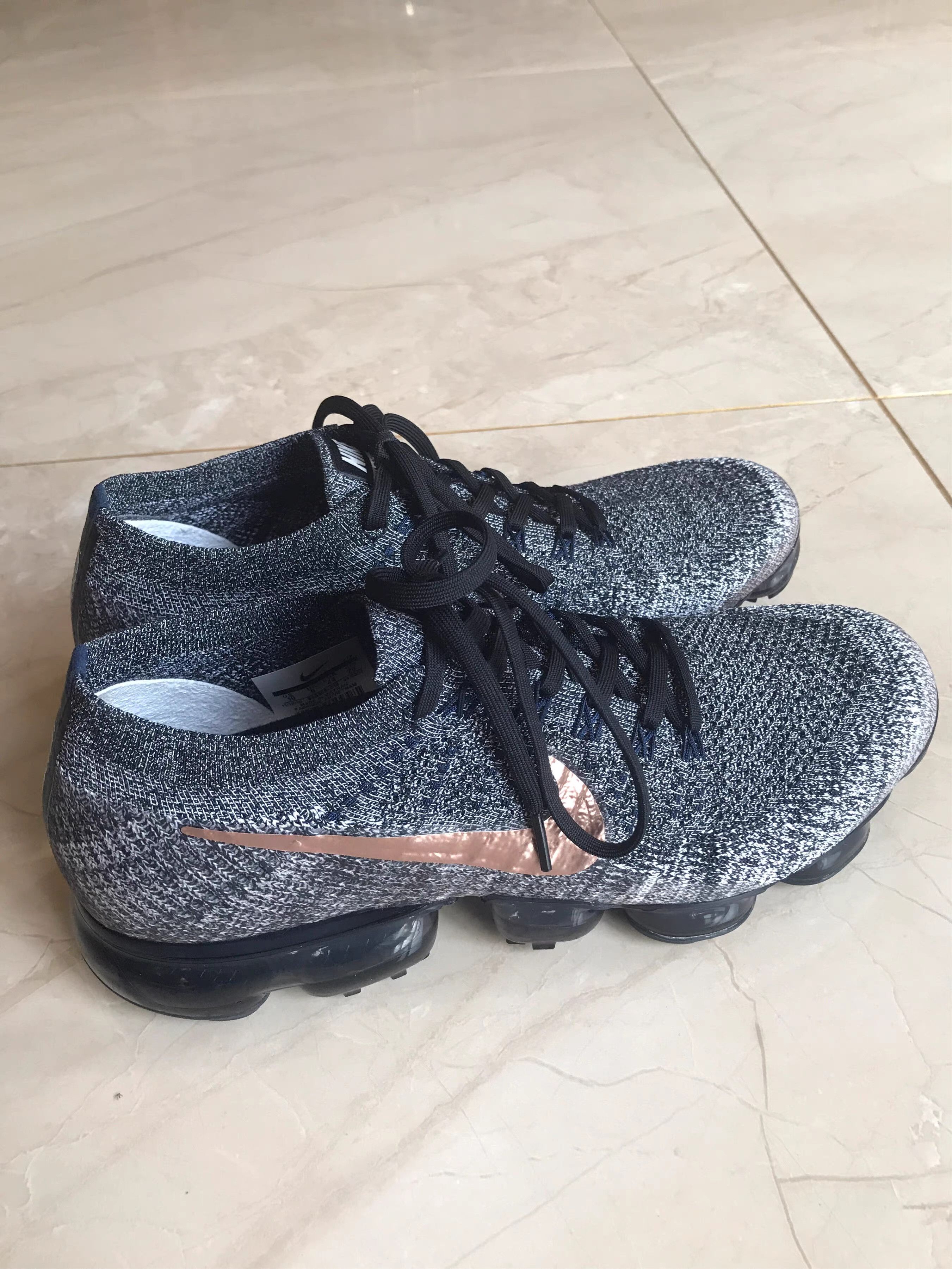 Nike Nike Air VaporMax Running Shoes K17 Size US 11 / EU 44 - 4 Thumbnail