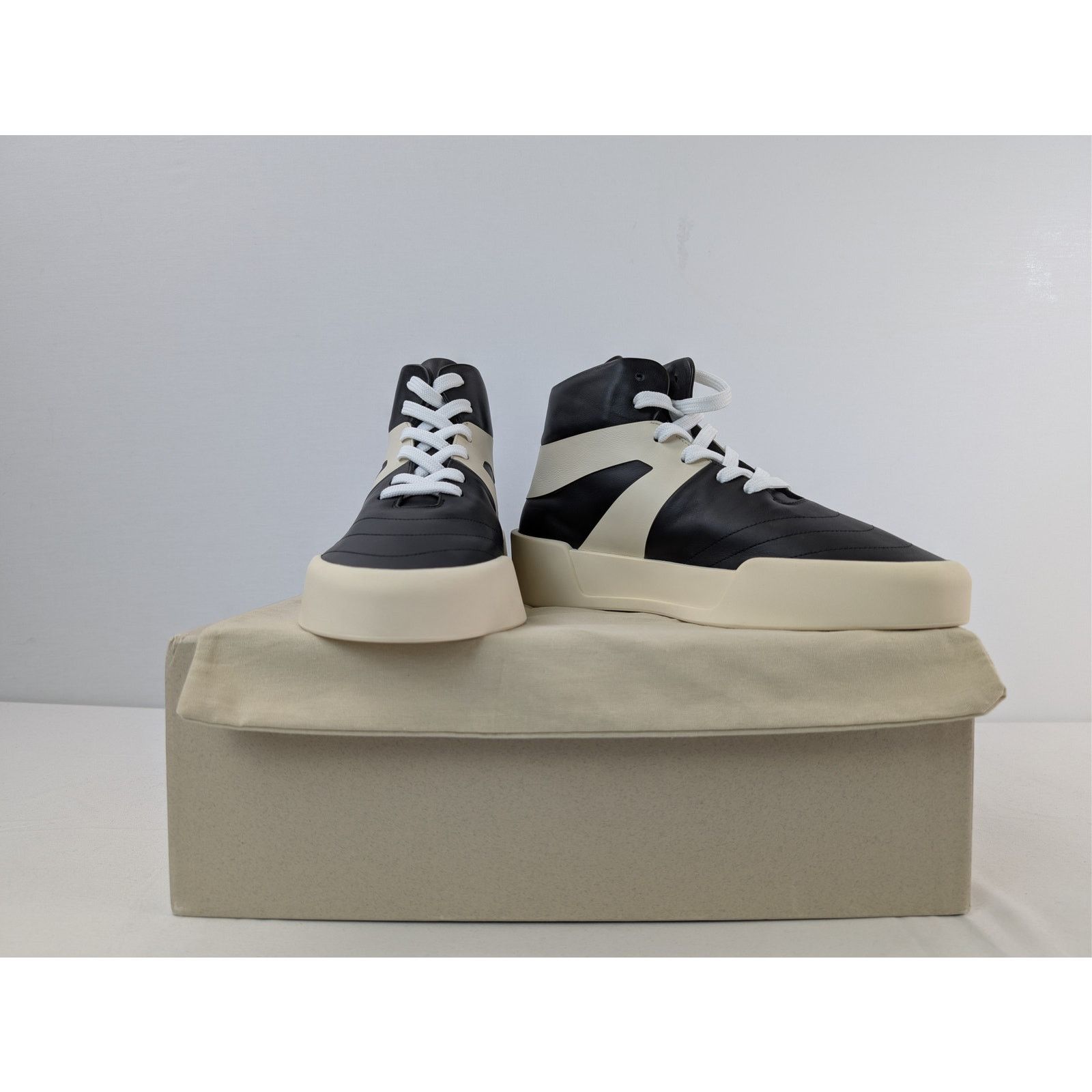 Fear of God o1rshd1 Basketball Flat Leather High Top Sneakers in Black Size US 9 / EU 42 - 18 Thumbnail