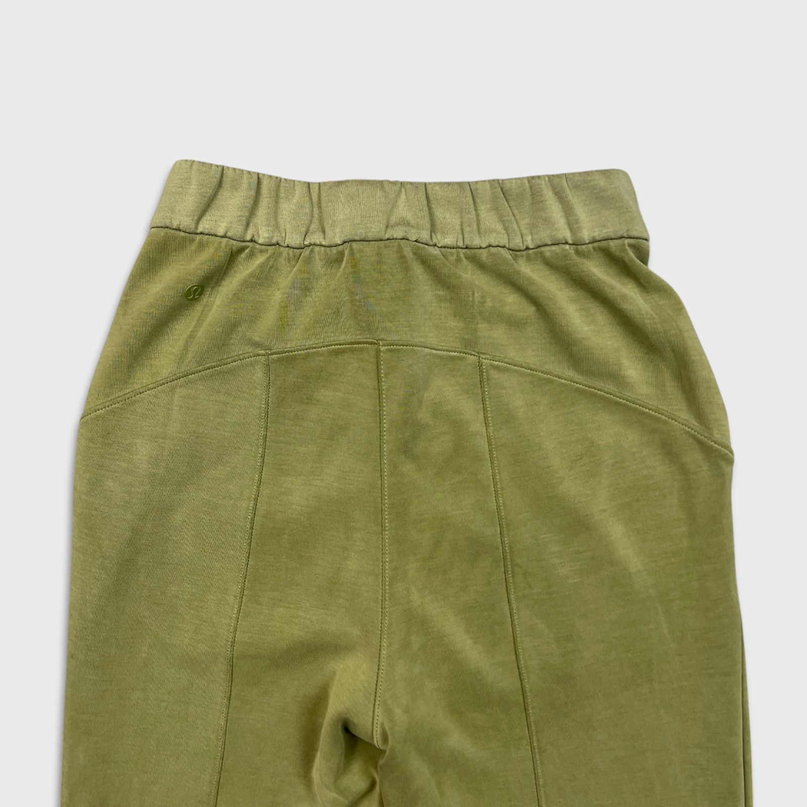 Lululemon Lululemon Softstreme Relaxed High-Rise Pant Taper Leg Jogger Size 26" / US 2 / IT 38 - 7 Thumbnail