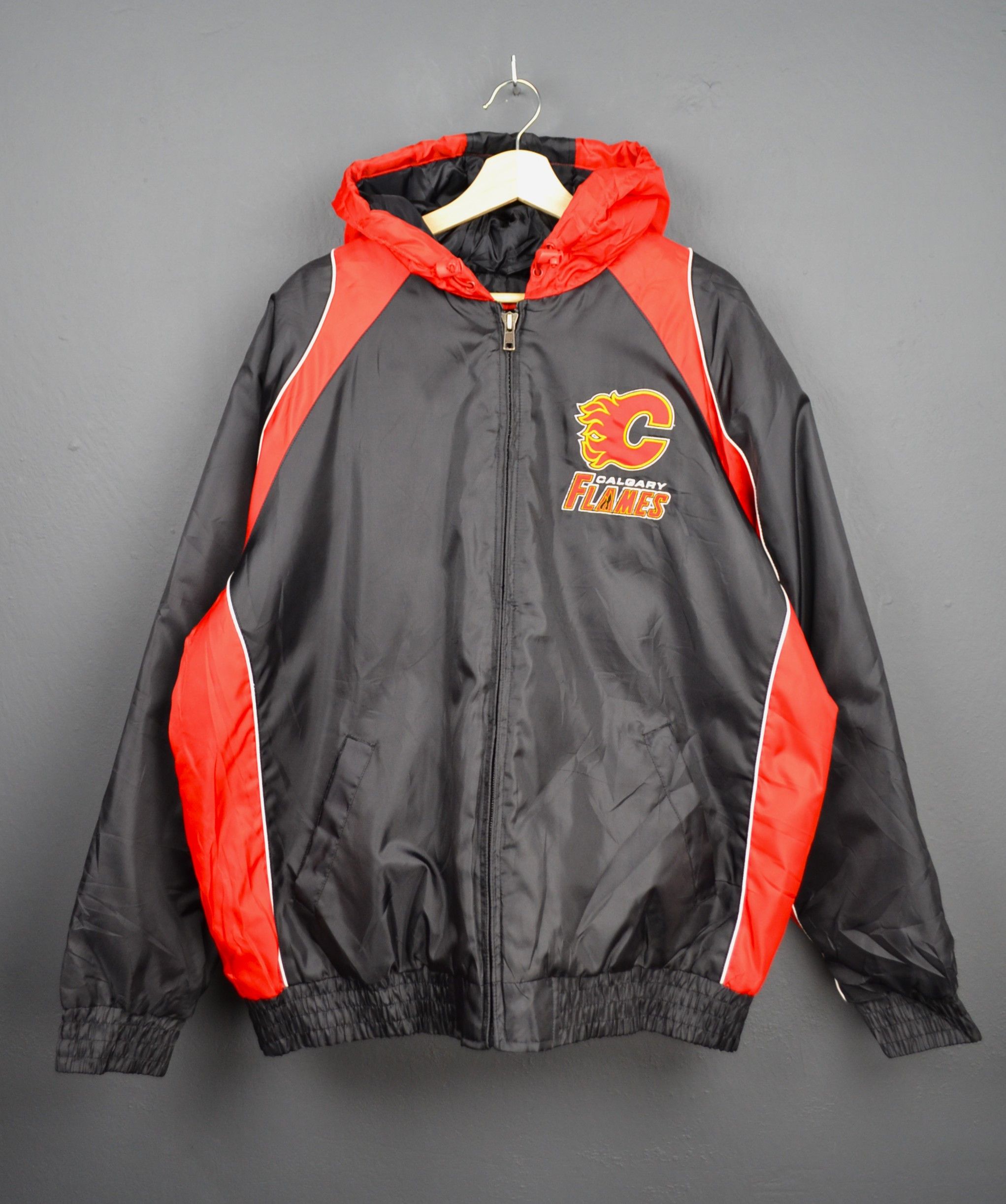 Vintage Calgary Flames Zip Hooded Winter Jacket NHL Black Red XL Size US XL / EU 56 / 4 - 2 Thumbnail