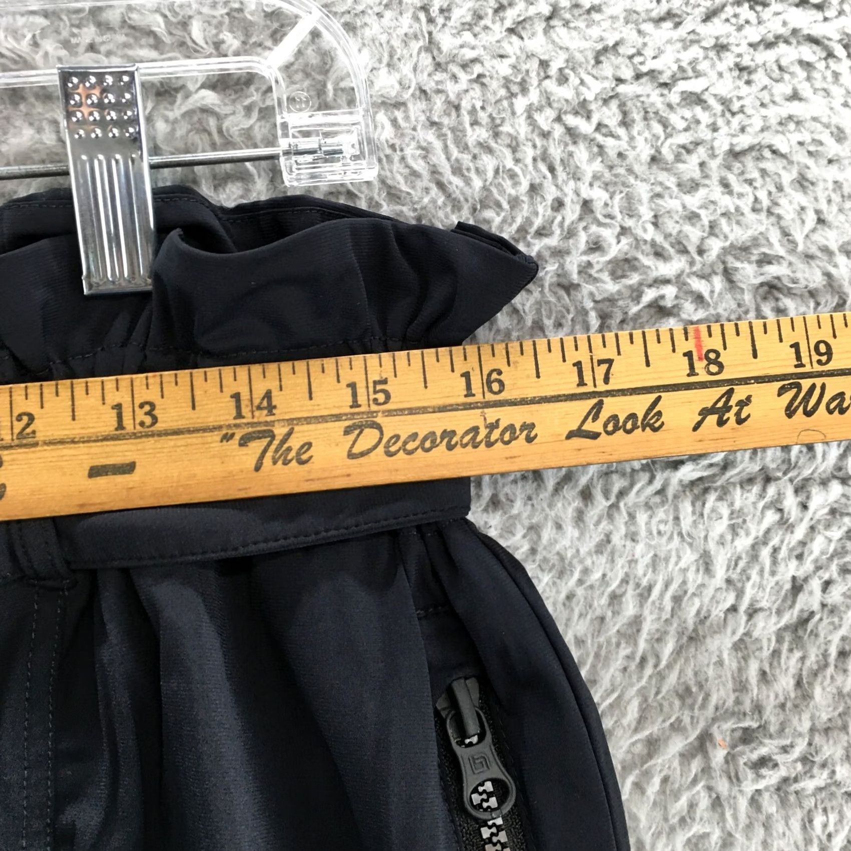 Blanc Noir Blanc Noir Paper Bag Shorts Womens Large Black Elastic Waist Belted High Rise Featured Belted Paperbag Shorts Womens Black High Rise Clearance Size 36" / US 14 / IT 50 - 5 Thumbnail