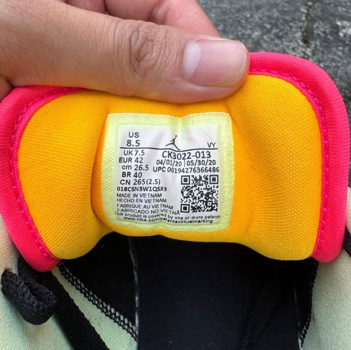 Nike Nike Air Jordan 1 Low SE Size US 8.5 / EU 41-42 - 6 Thumbnail