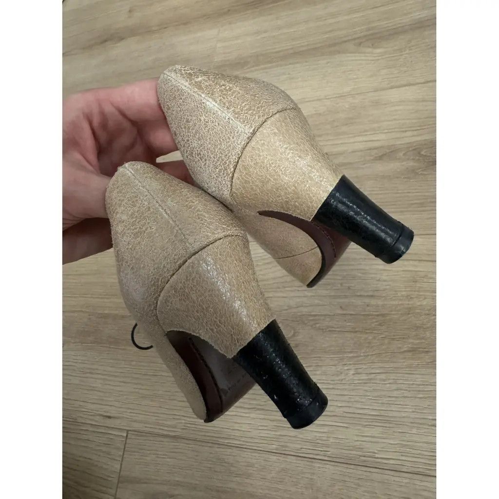 Chanel Chanel 2000s Black Beige Leather Pumps Heels Size 37 EU Size US 6 / IT 36 - 6 Thumbnail
