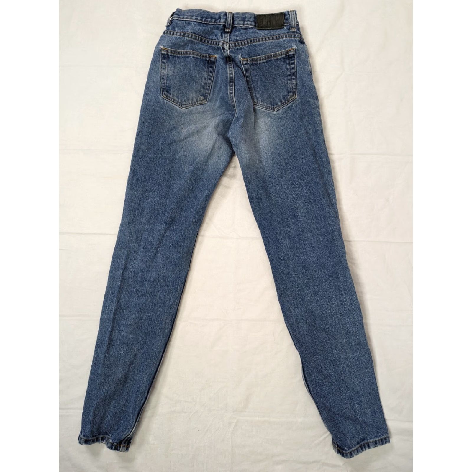 DKNY VINTAGE DKNY Mom Jeans Size 26/2 High Waist Tapered Leg Denim Women's V2J Jeans 80s Blue Mens Size 26" / US 2 / IT 38 - 2 Thumbnail