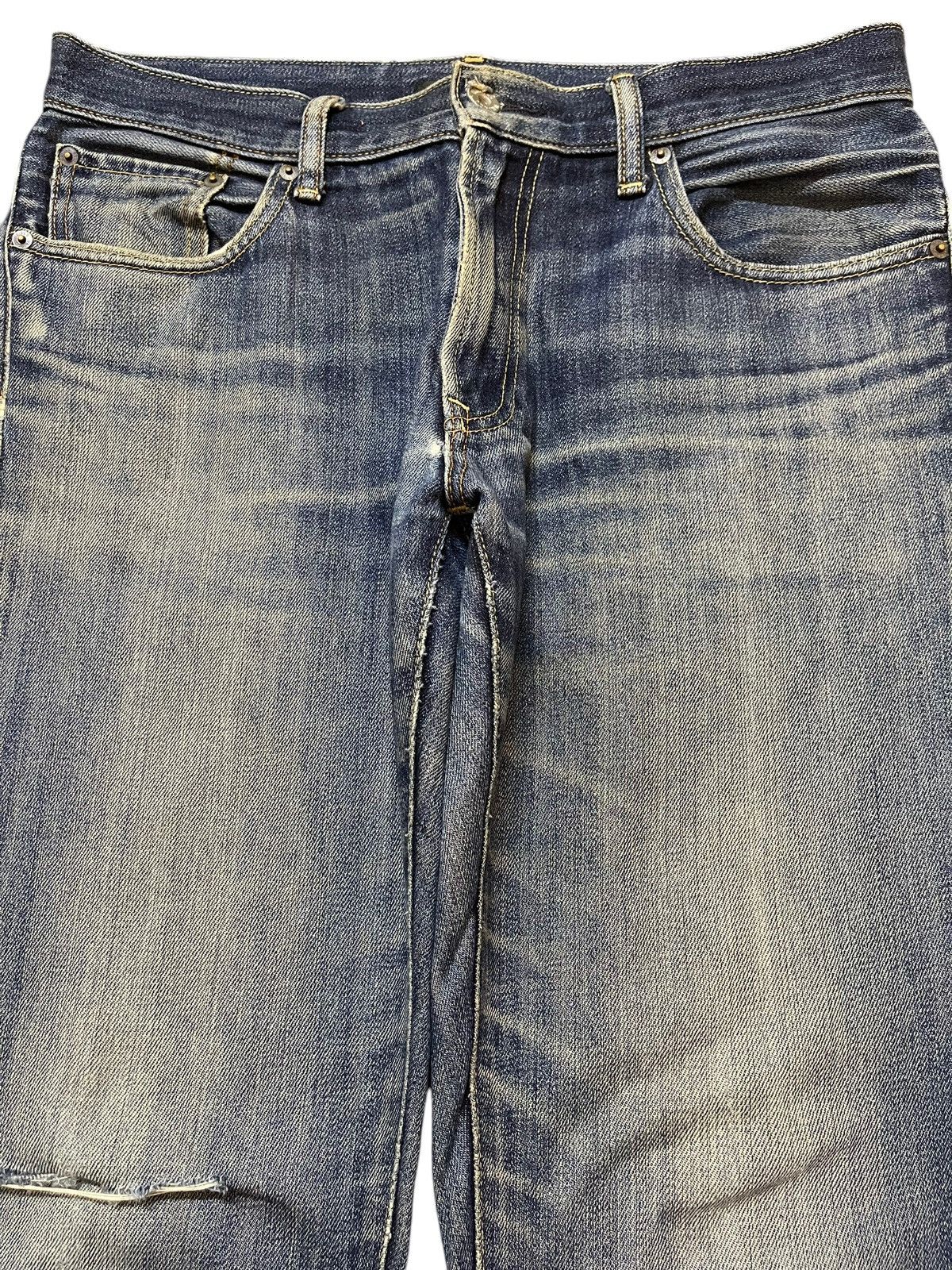 Uniqlo Vintage Japanese Uniqlo Blue Faded Wash Distress Style Jeans Size US 34 / EU 50 - 3 Thumbnail