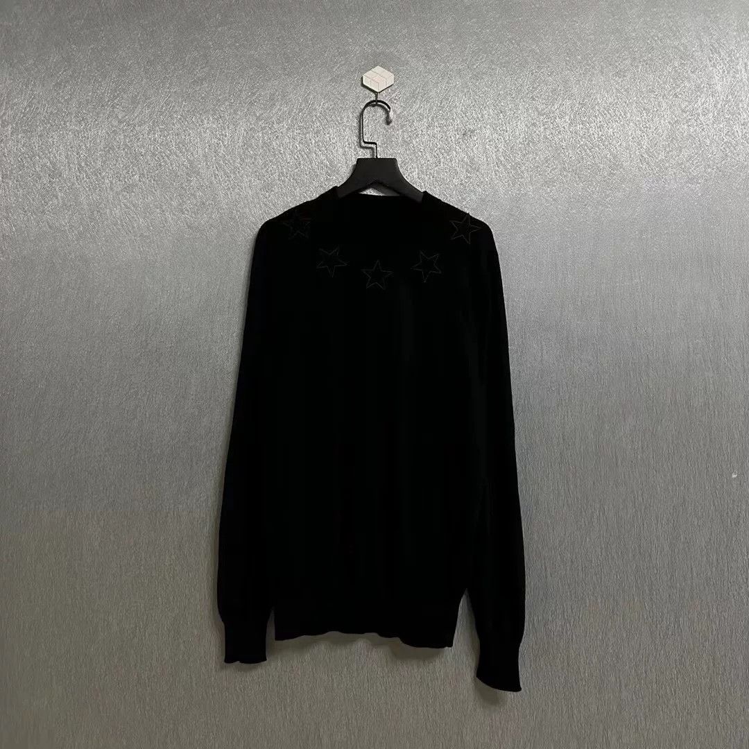 Givenchy Givenchy Star Sweater Size M Size US M / EU 48-50 / 2 - 1 Thumbnail