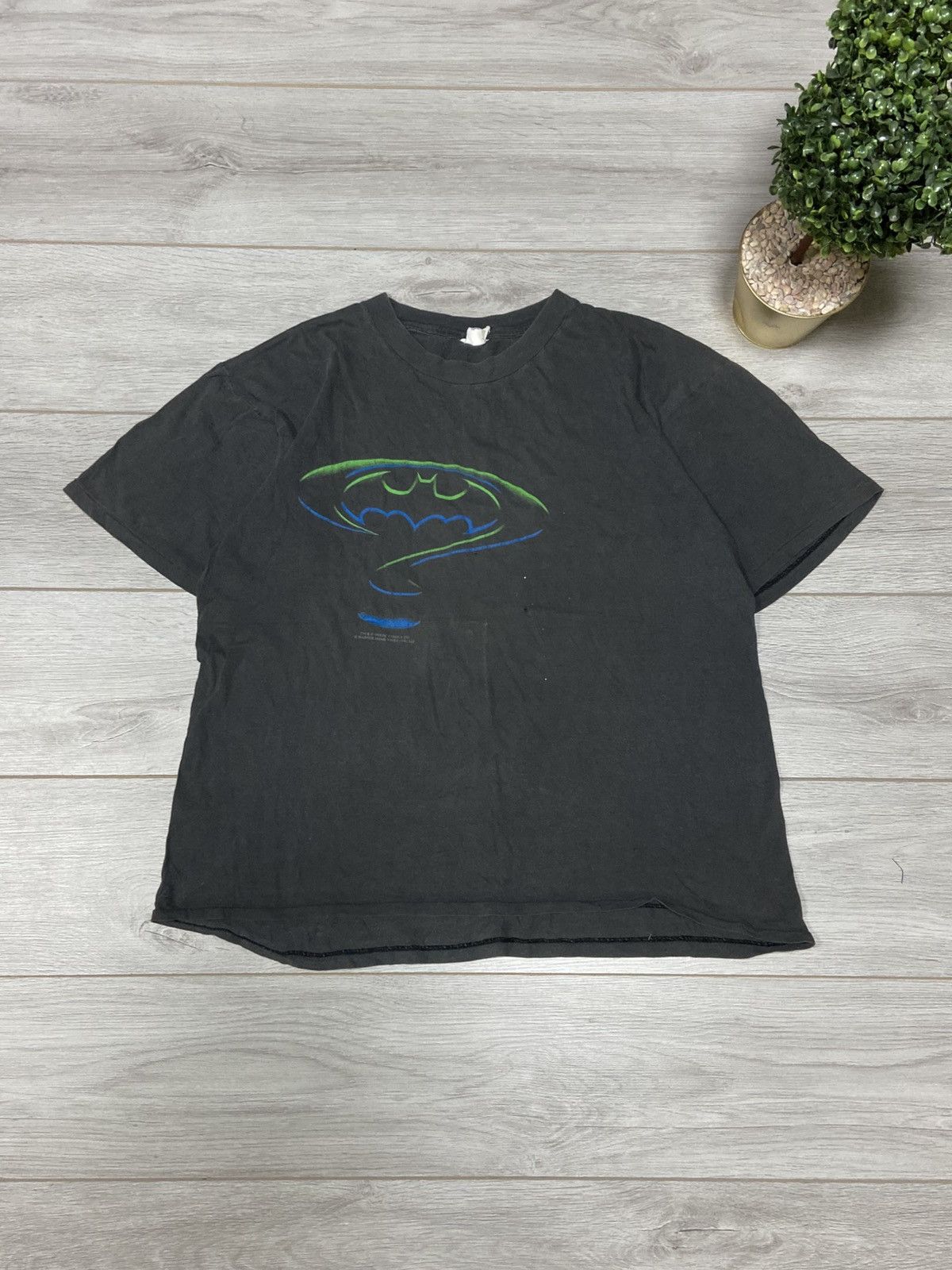 Vintage Batman faded 1995 vintage distressed t-shirt Warner Bros Size US XL / EU 56 / 4 - 1 Thumbnail