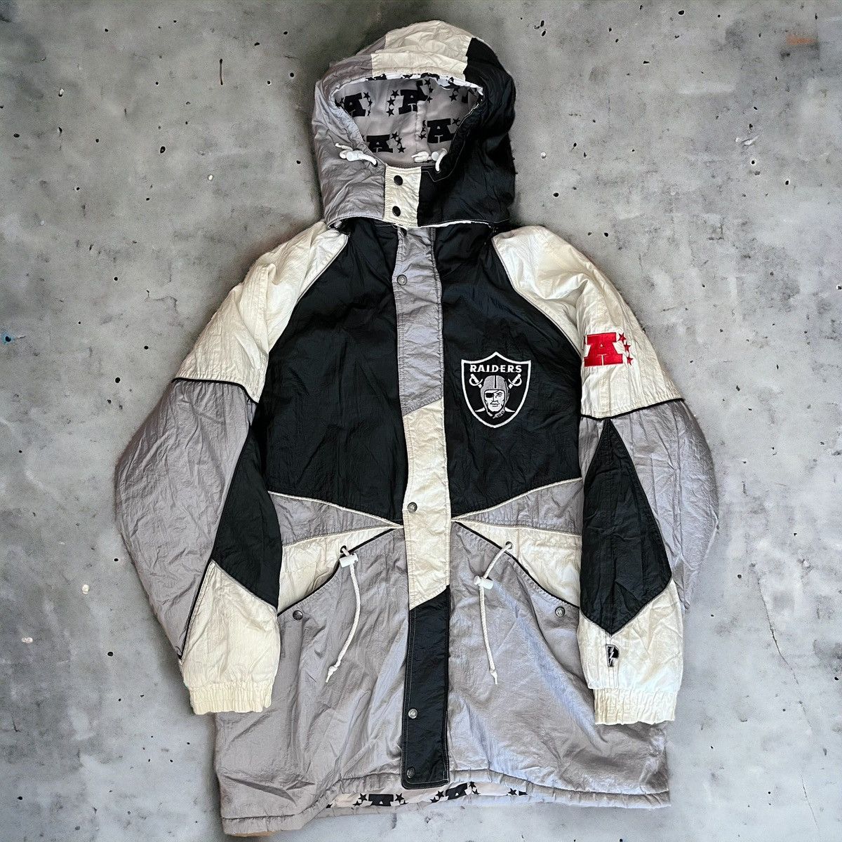 image of Nfl x Vintage Pro Player Oakland Raiders Jacket in Black/White, Men's (Size XL)