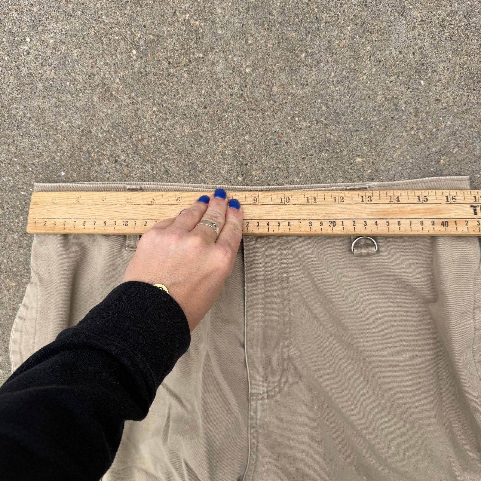 Bugle Boy Bugle Boy Y2K Khaki Zip-Off Cargo Jean Shorts Size 34 Size US 34 / EU 50 - 5 Thumbnail