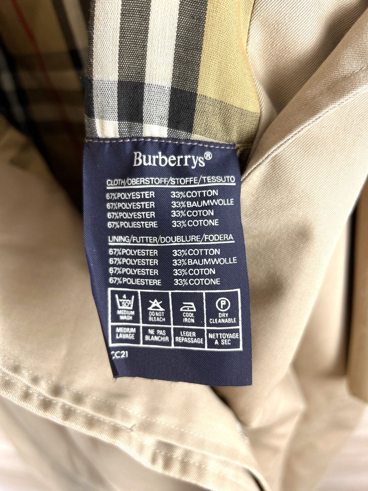Burberry × Maison Margiela × Vintage Classic beige Burberrys Coat from 90s Size US M / EU 48-50 / 2 - 9 Thumbnail