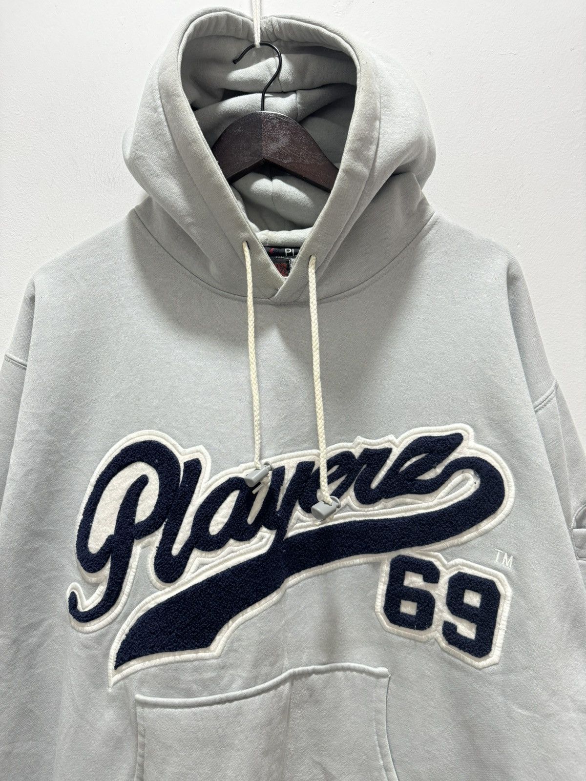 Japanese Brand VINTAGE SKATEBOARD STYLE PLAYER 69 EMBROIDERED LOGO HOODIE Size US XL / EU 56 / 4 - 6 Thumbnail