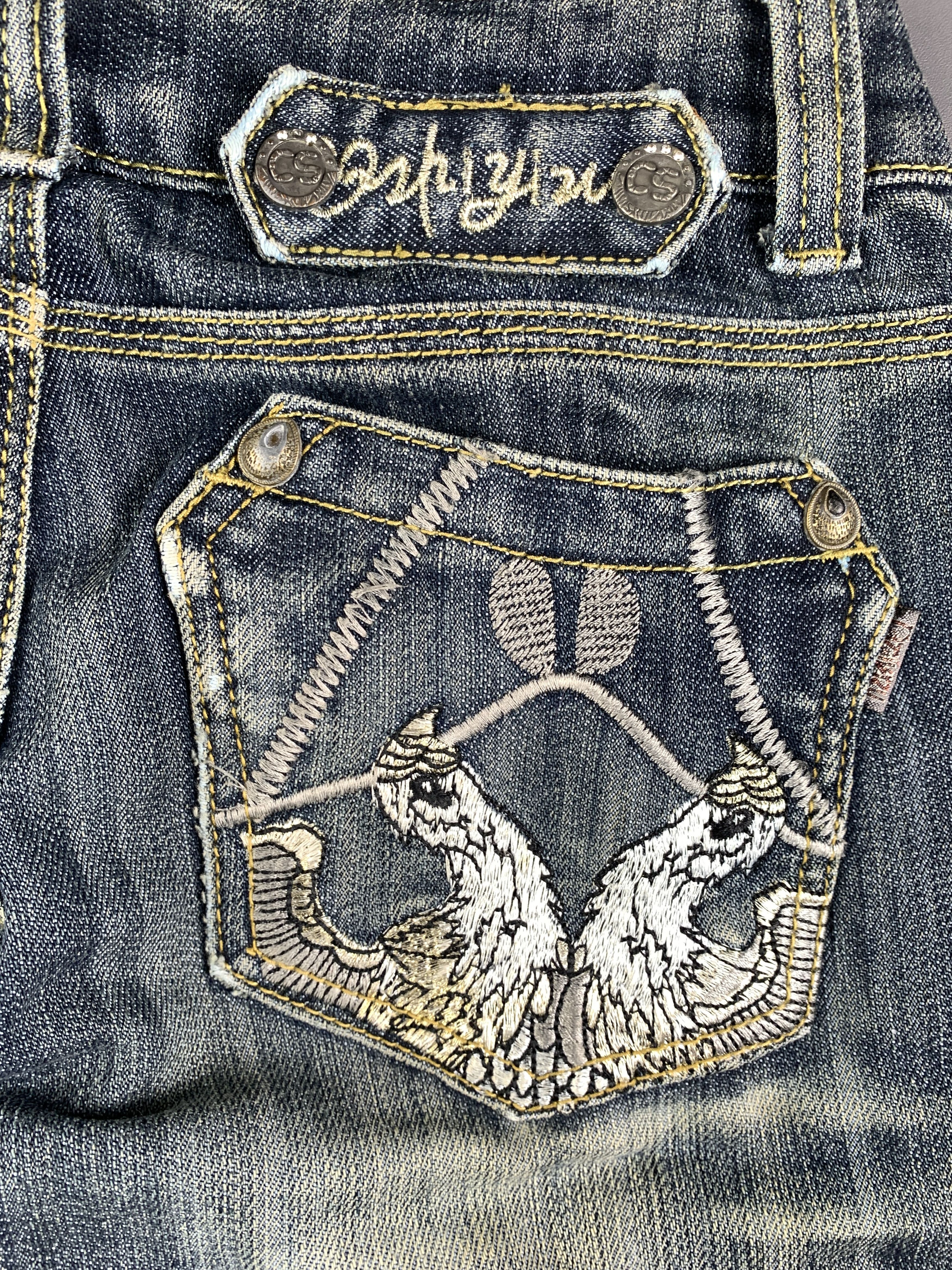 Japanese Brand QYZY Washed Blue Embroidery Chicks Capri Jeans Shorts (26) Size 26" / US 2 / IT 38 - 5 Thumbnail