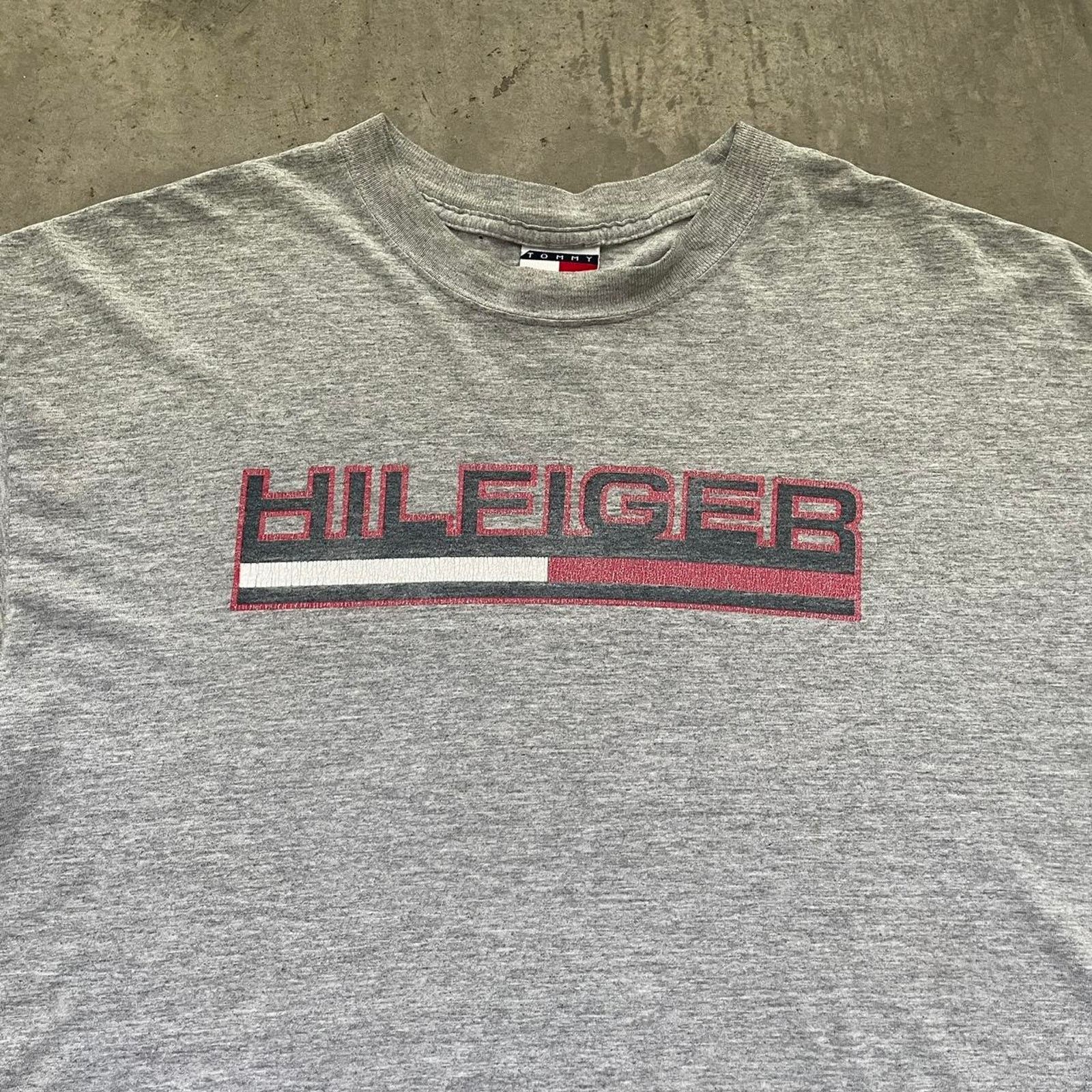 Tommy Hilfiger Vintage Tommy Hilfiger Grey Spell-out Logo T-shirt Size US M / EU 48-50 / 2 - 2 Thumbnail