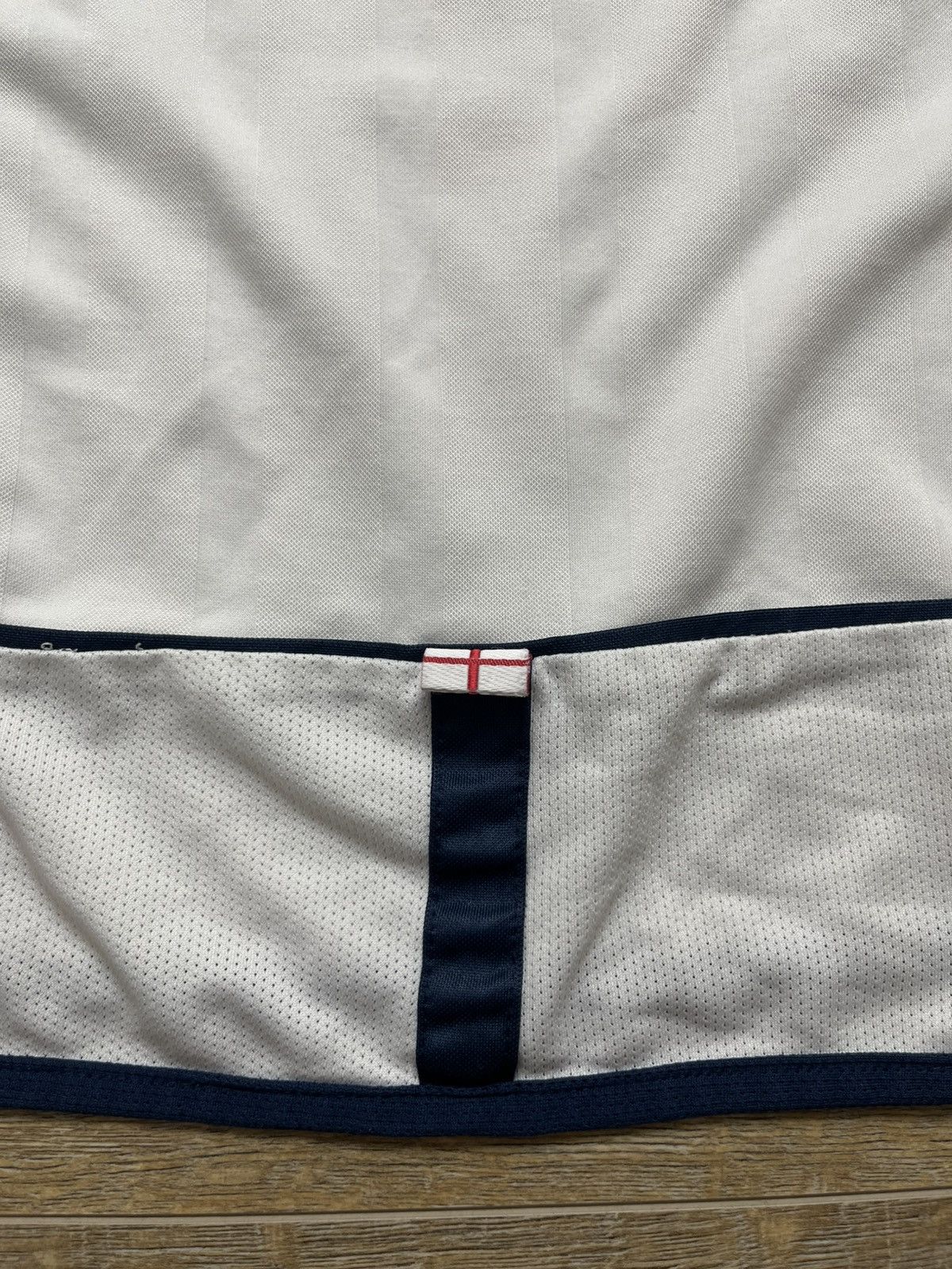 Umbro VINTAGE ENGLAND 2002 JERSEY Size US XL / EU 56 / 4 - 12 Thumbnail