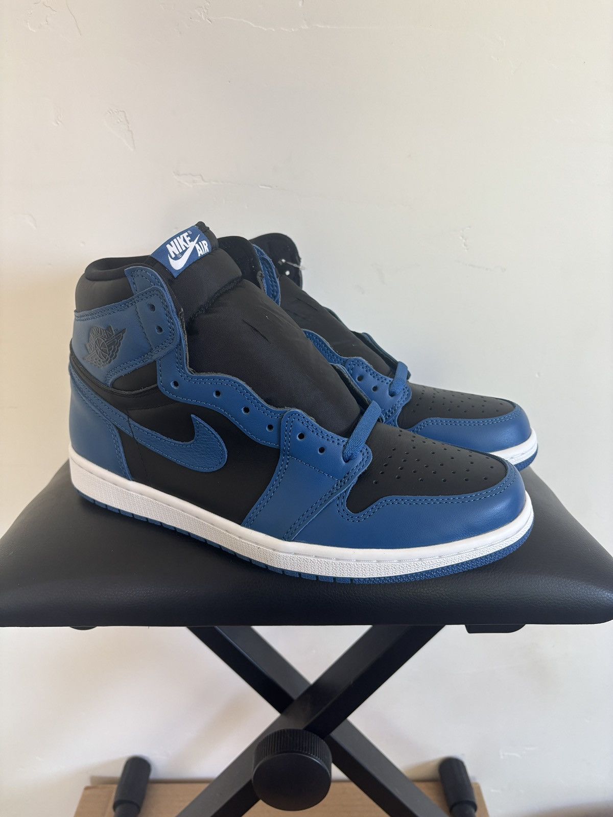 Jordan Brand Jordan 1 High Marina Blue Size US 10 / EU 43 - 1 Thumbnail