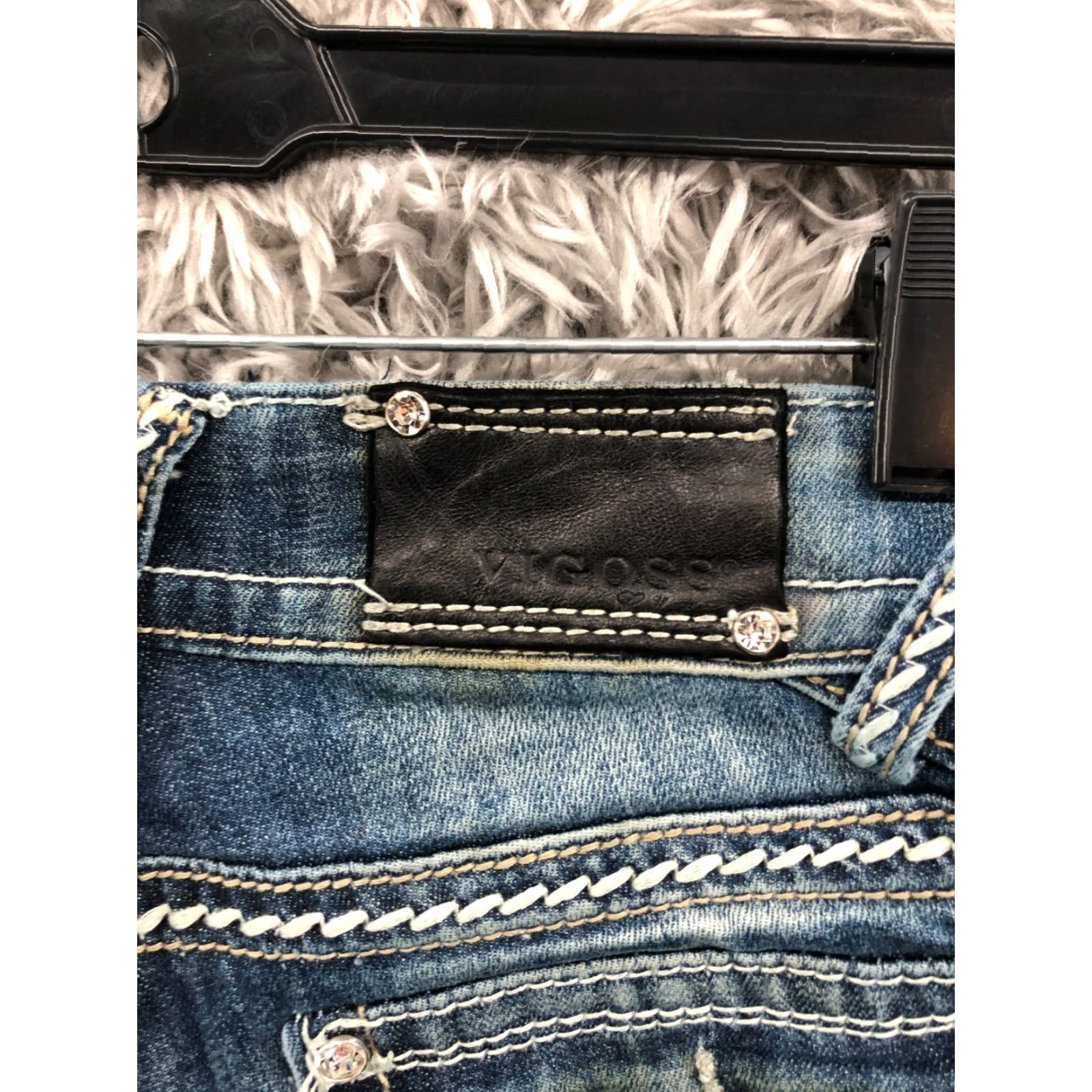 Vintage VIGOSS New York Capri Jeans Juniors Size 3 Low Rise Medium Wash Blue Denim Capri Jeans Womens Girls Size 26" / US 2 / IT 38 - 7 Thumbnail