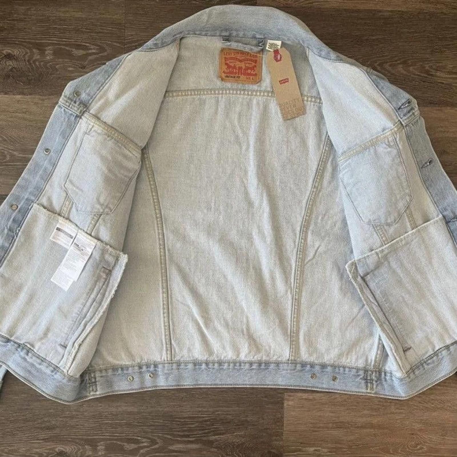 Levi's LEVIS • Classic Denim Jacket (L) NWT Size US L / EU 52-54 / 3 - 9 Thumbnail