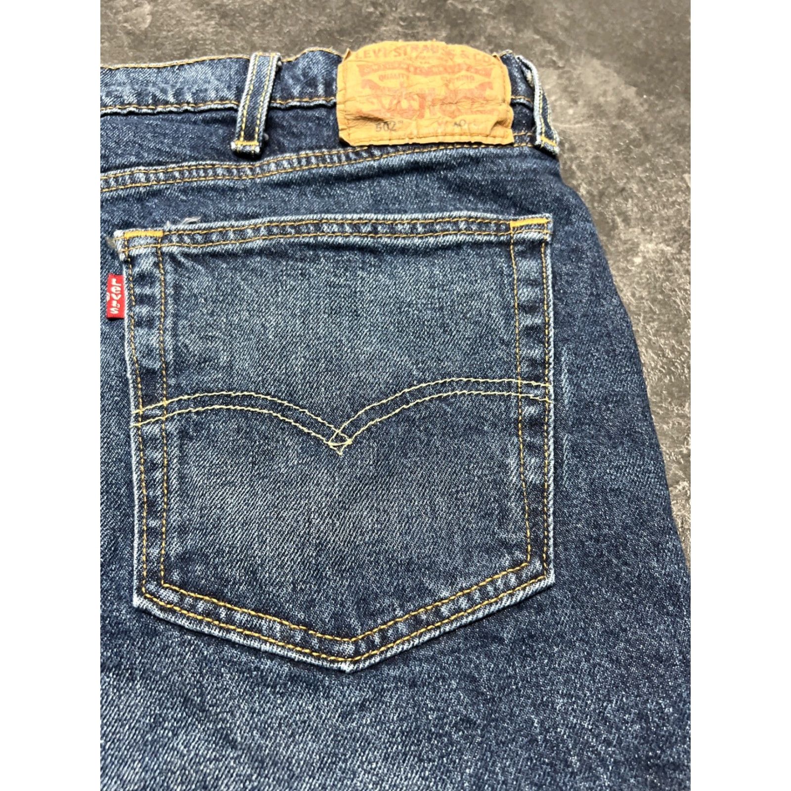 Levi's Levi's Men’s 502 Bermuda Shorts Size 40 Blue Denim Cotton Blend Zipper Fly Size US 40 / EU 56 - 3 Thumbnail