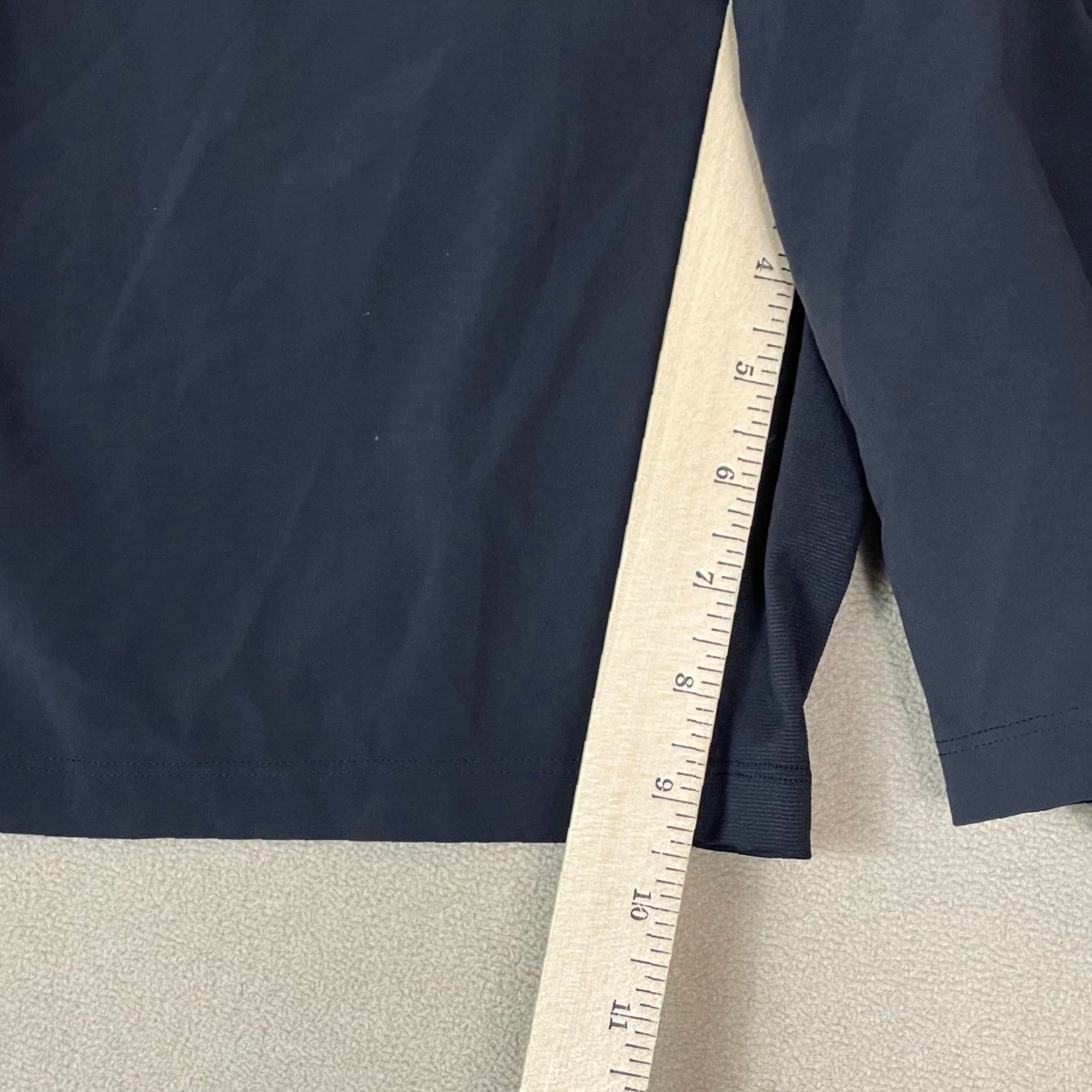 Lululemon Lululemon ABC Short Mens L Black Athletic Moisture Wicking Pockets Drawstring Elastic Waist 9in Inseam Size US 33 - 6 Thumbnail