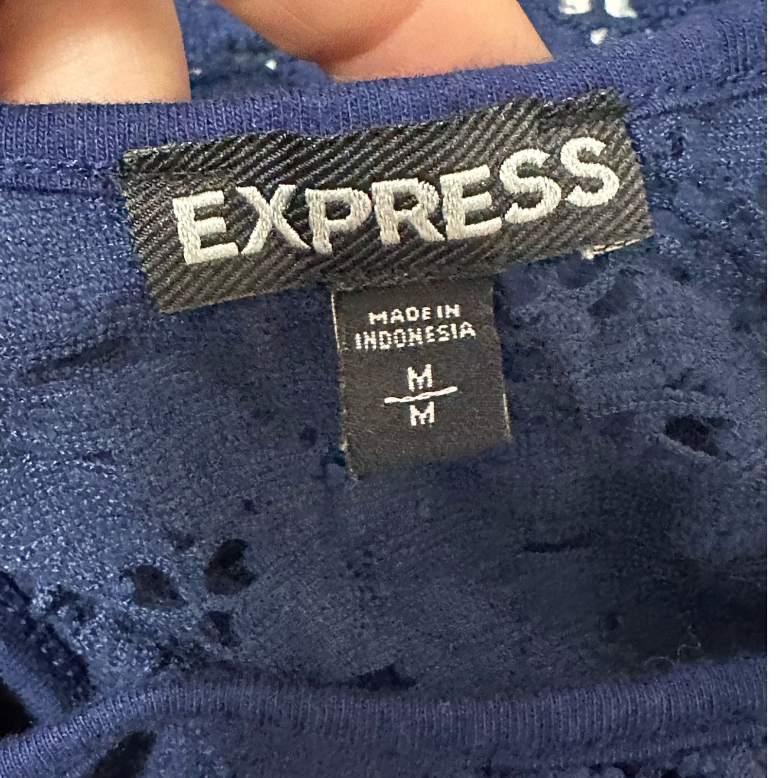 Express Express blue eyelet racer back tank top Cami Size M Size M / US 6-8 / IT 42-44 - 3 Thumbnail