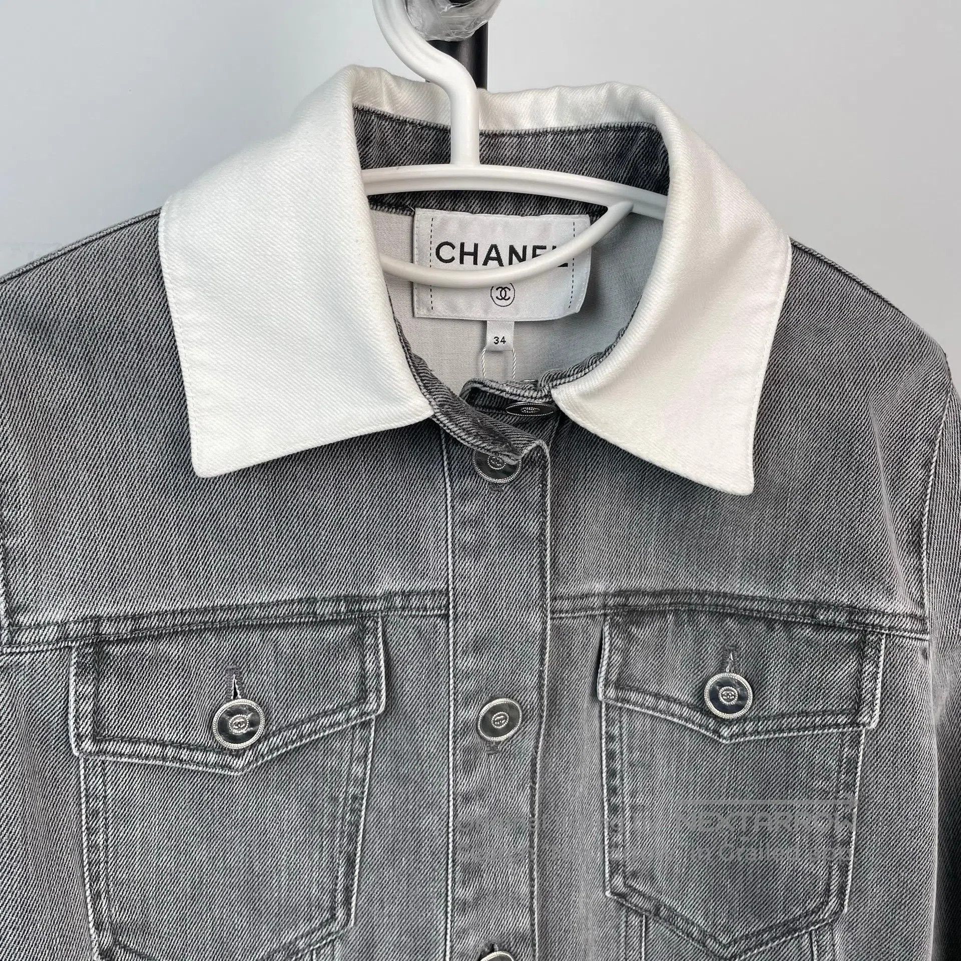 Chanel Chanel Grey Collar Fake Two-Piece Shell Button Denim Jacke Size XXS / US 00 / IT 34 - 5 Thumbnail