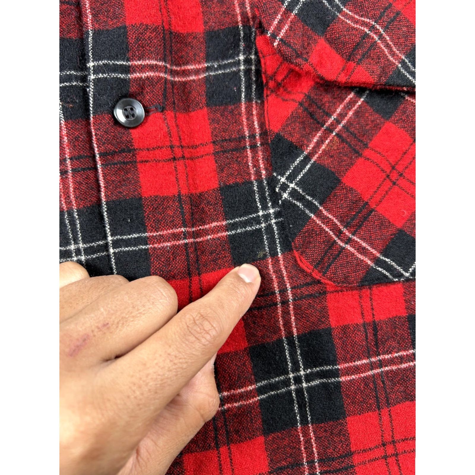 Pendleton VINTAGE Pendleton Board Shirt Mens L Red Plaid Wool Lined USA 70s Shirt Mens Large Red Plaid Wool Lined USA 70s Size US L / EU 52-54 / 3 - 6 Thumbnail