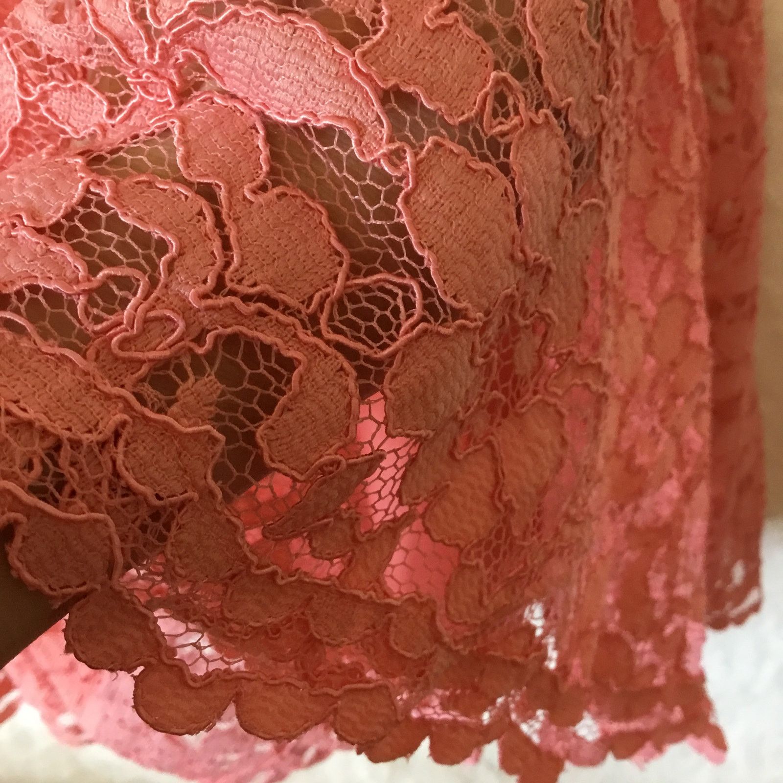 Other David's Bridal Strapless Coral Pink Lace Dress Size XS / US 0-2 / IT 36-38 - 7 Thumbnail