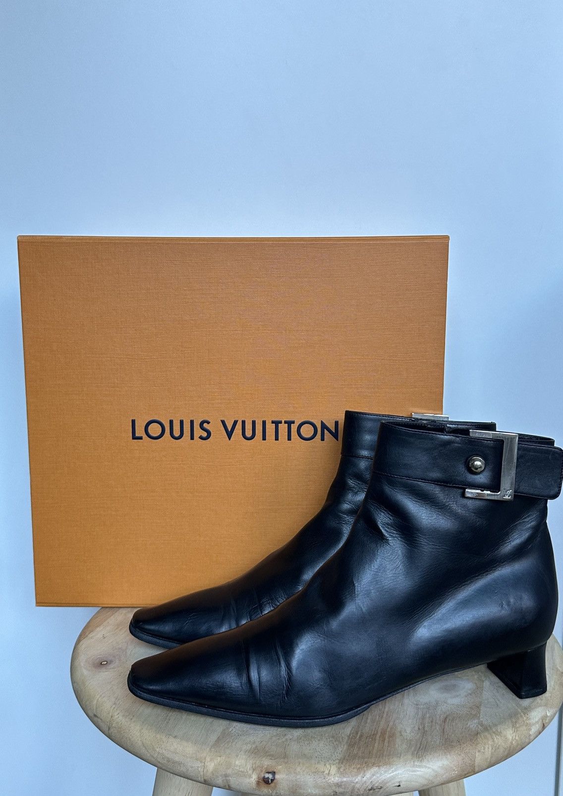 Louis Vuitton Louis Vuitton Black Leather Ankle Boots with Metal LV Buckle Size US 5 / IT 35 - 1 Thumbnail