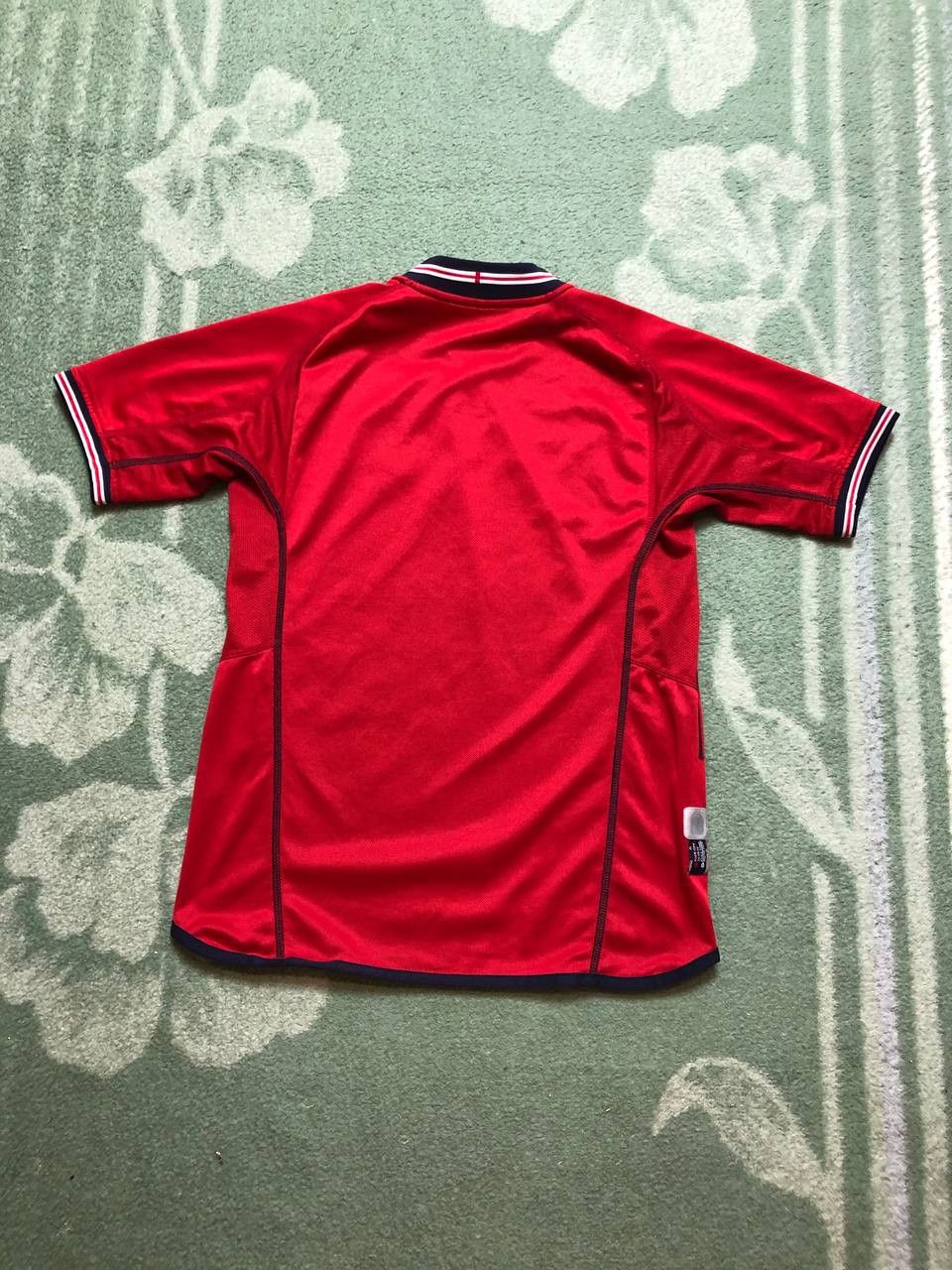 Umbro Jerseys Umbro Logo ENGLAND Y2K Sportwear T-Shirt Size US M / EU 48-50 / 2 - 15 Thumbnail