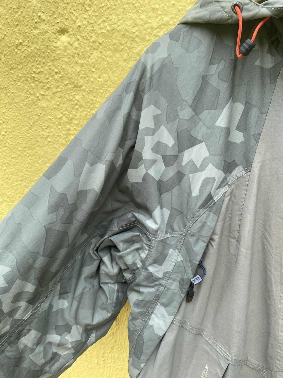 Nike Nike Acg camo outdoor jacket Size US L / EU 52-54 / 3 - 12 Thumbnail